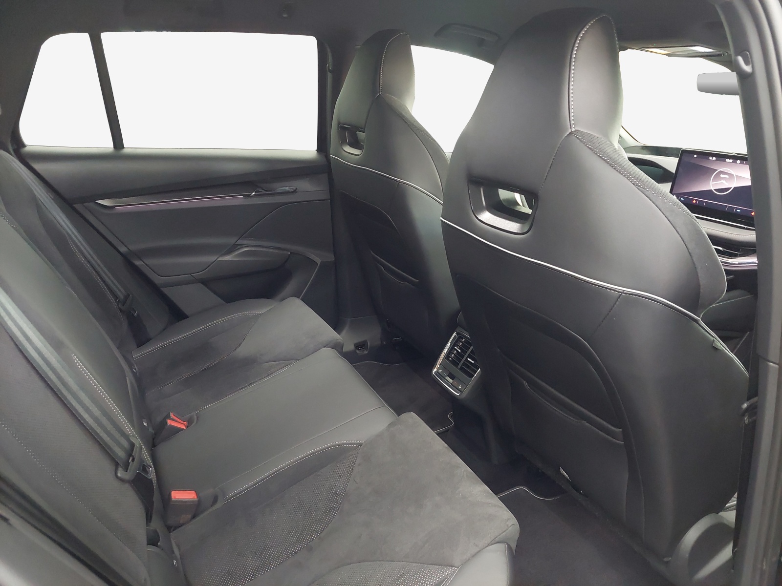 SKODA Enyaq iV 80 SportLine-image-14