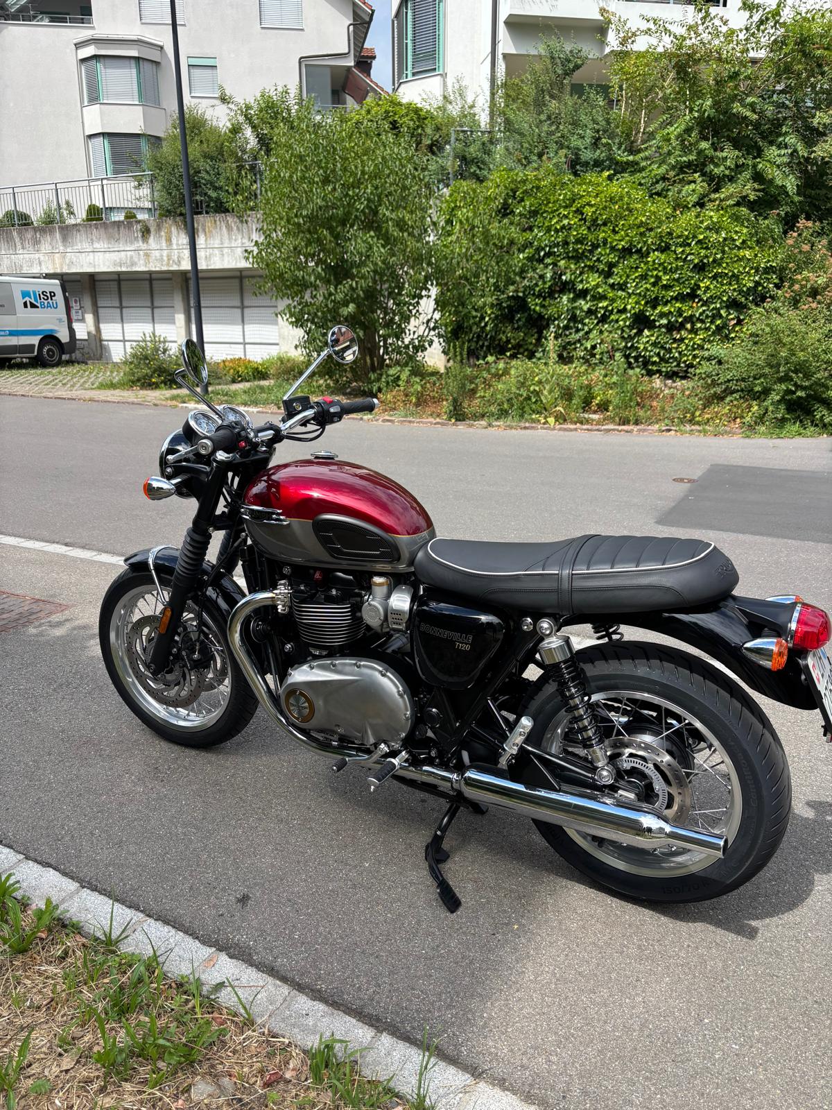 TRIUMPH Bonneville T120-image-2