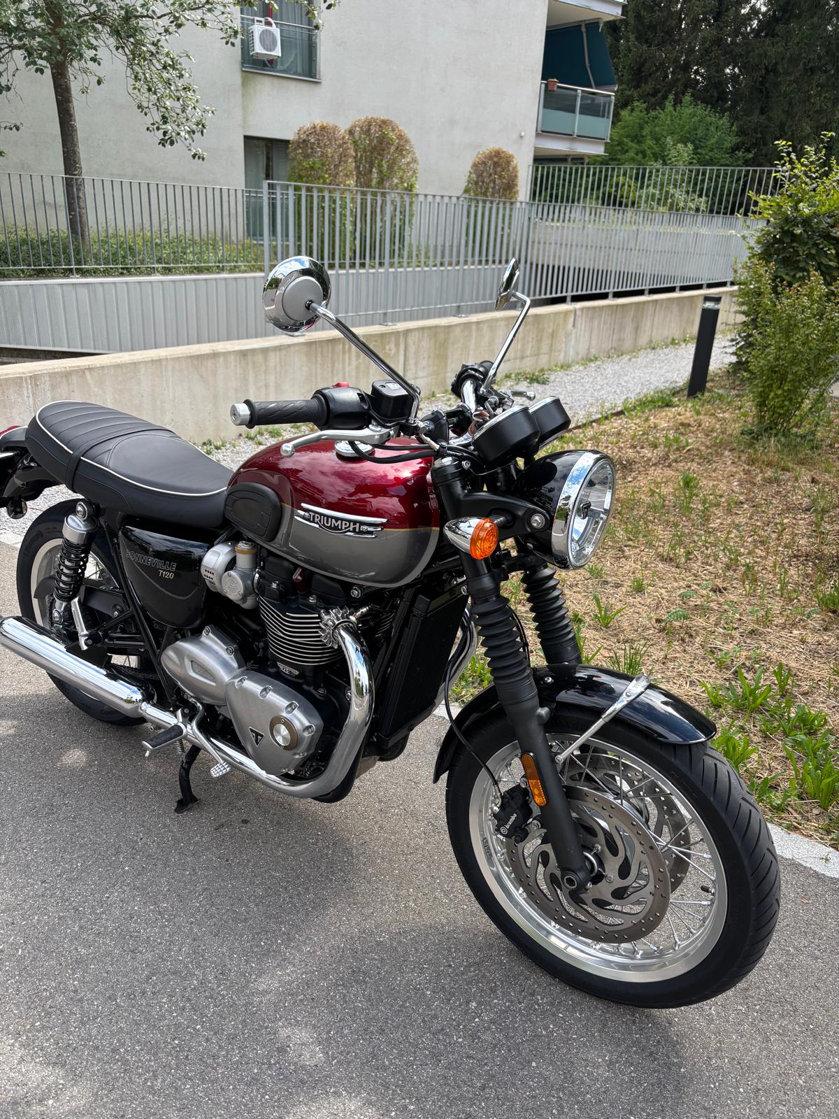 TRIUMPH Bonneville T120-image-0