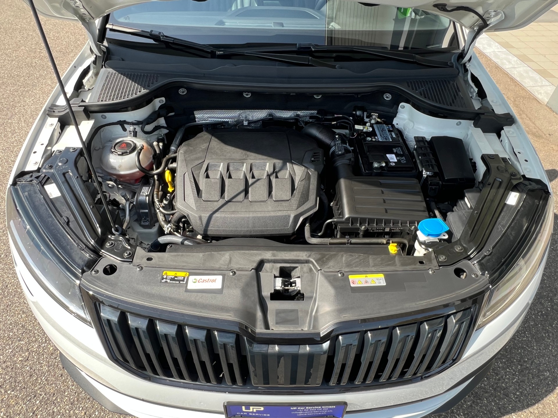 SKODA Karoq 2.0 TSI SportLine DSG 4x4 * AHK 1.9 T *-image-24