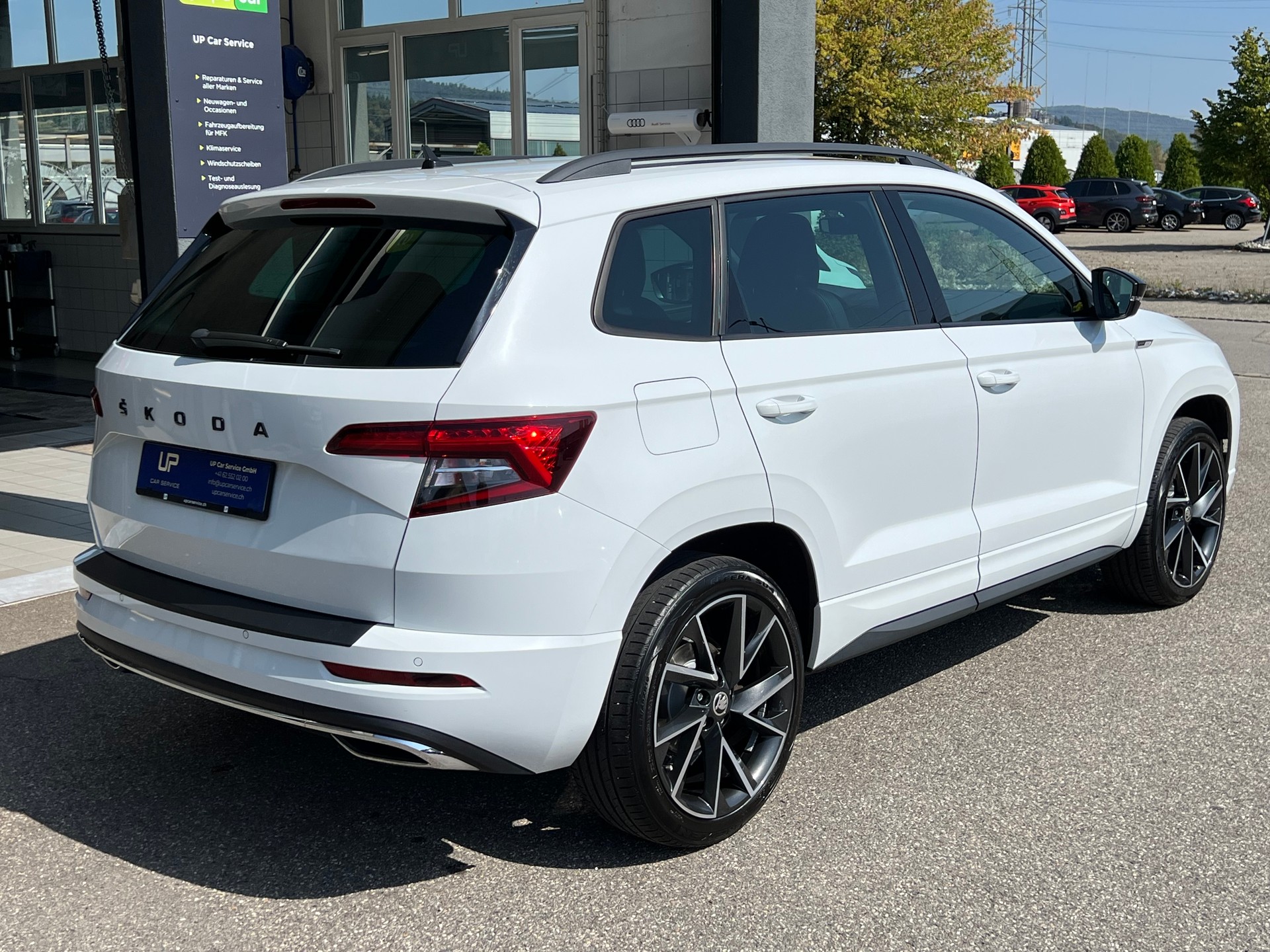 SKODA Karoq 2.0 TSI SportLine DSG 4x4 * AHK 1.9 T *-image-4