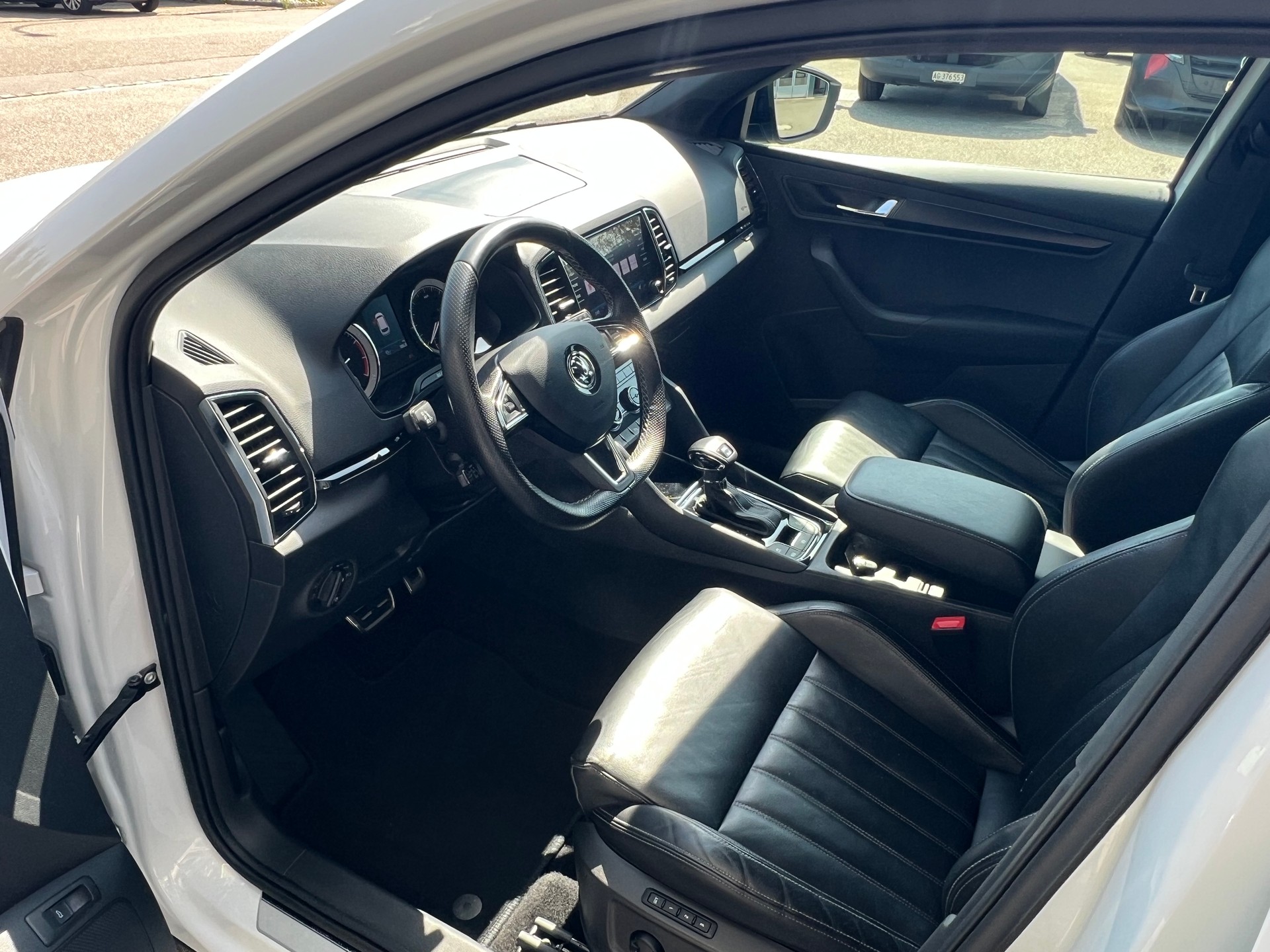 SKODA Karoq 2.0 TSI SportLine DSG 4x4 * AHK 1.9 T *-image-9