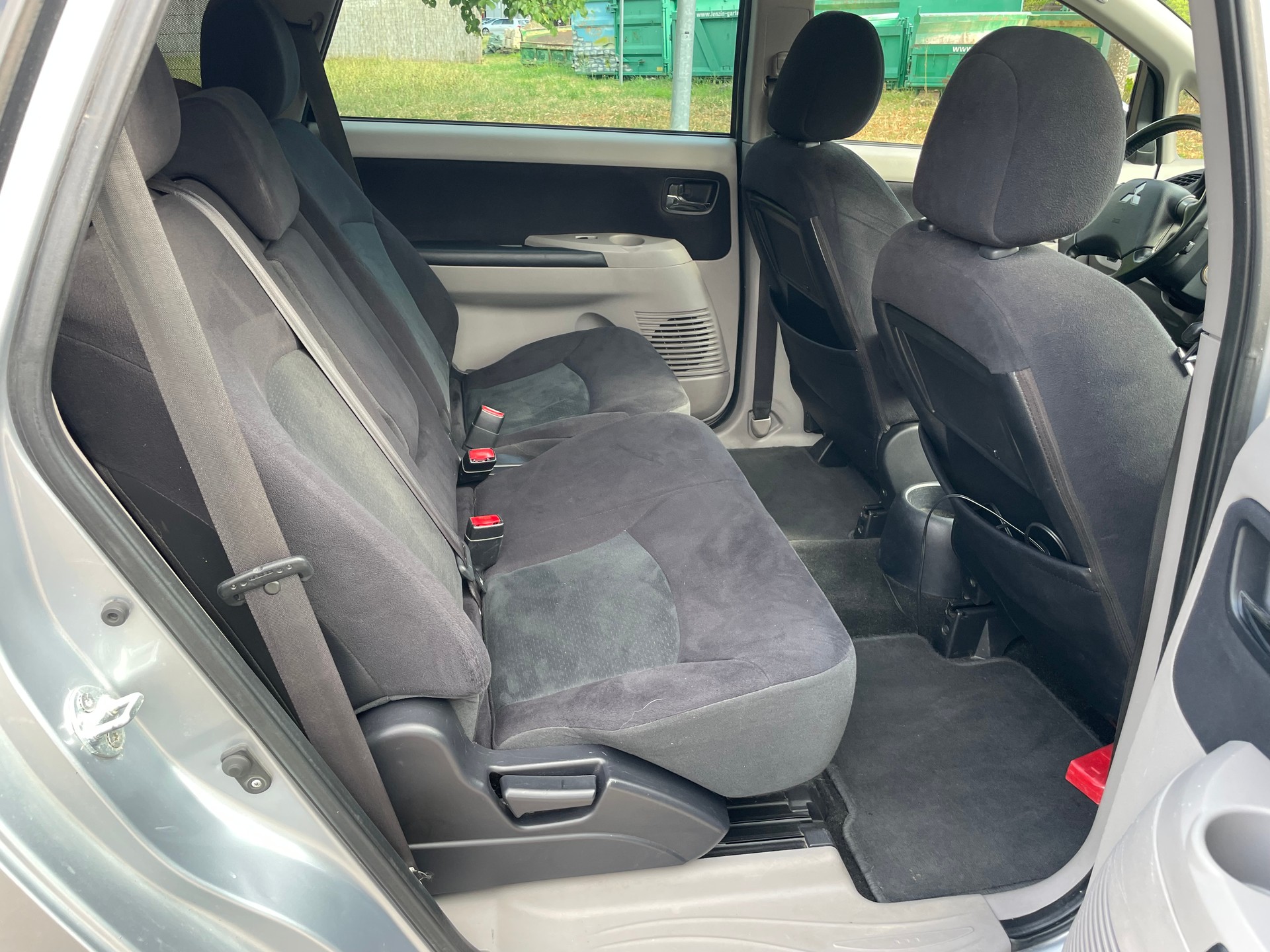 MITSUBISHI Grandis 2.4 16V Celebration 30-image-12