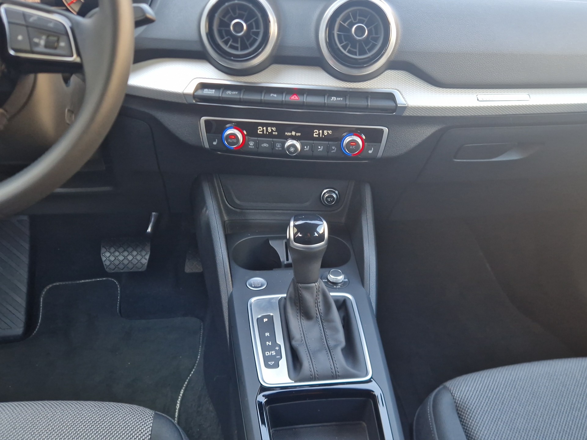 AUDI Q2 35 TFSI S line S-tronic-image-10