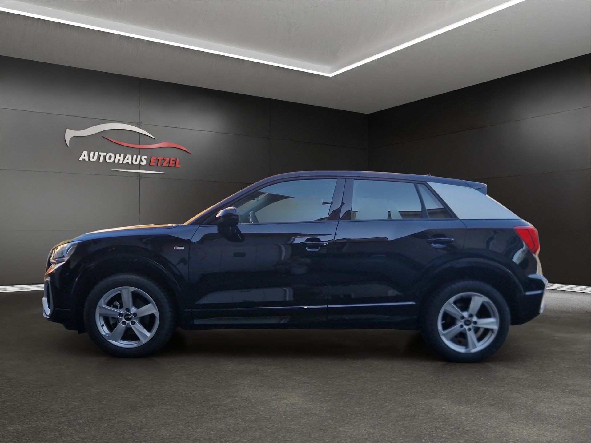 AUDI Q2 35 TFSI S line S-tronic-image-1