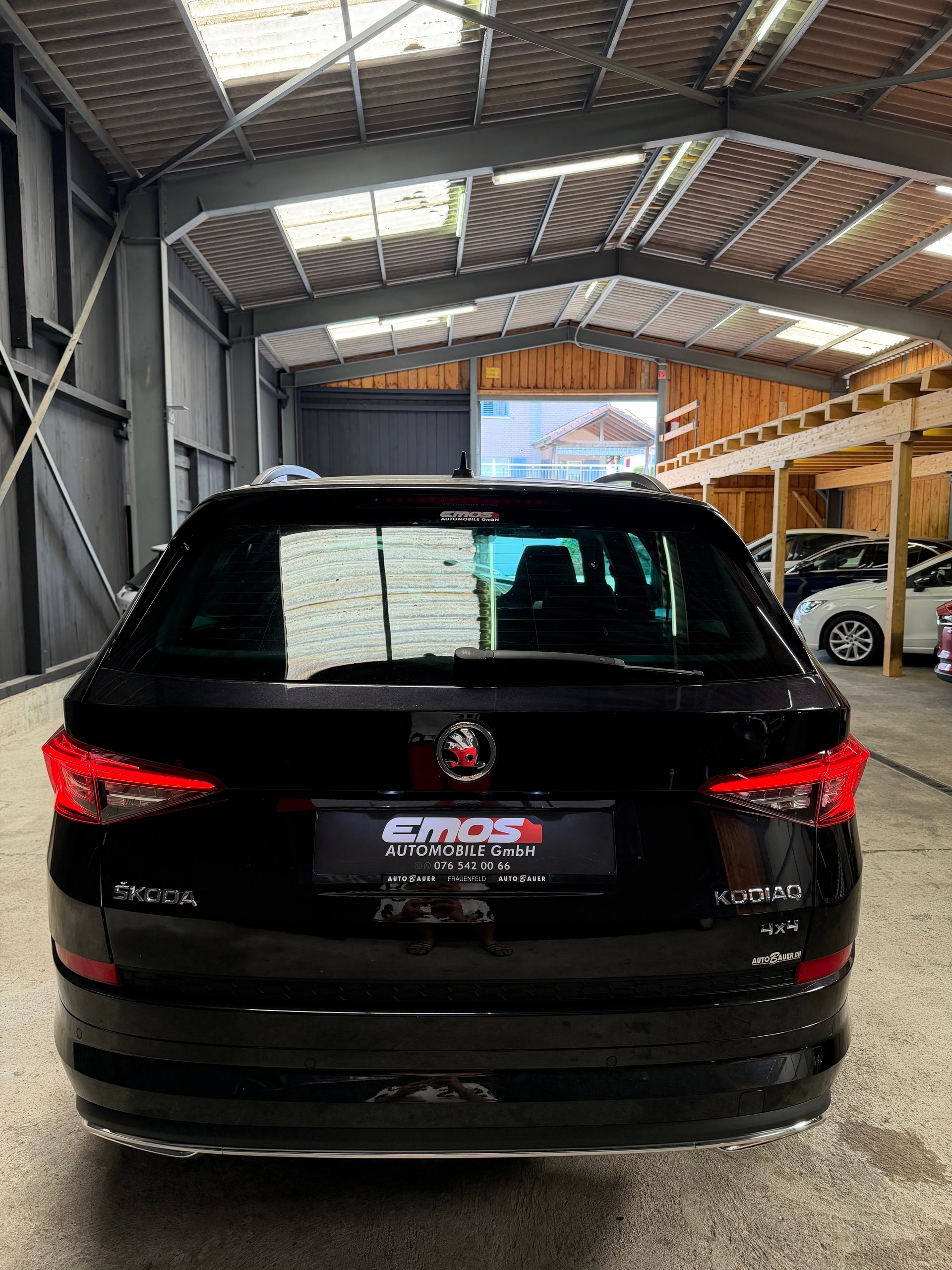 SKODA Kodiaq 2.0 TDI CR Sport Line 4x4 DSG ** 7 Plätz **-image-6