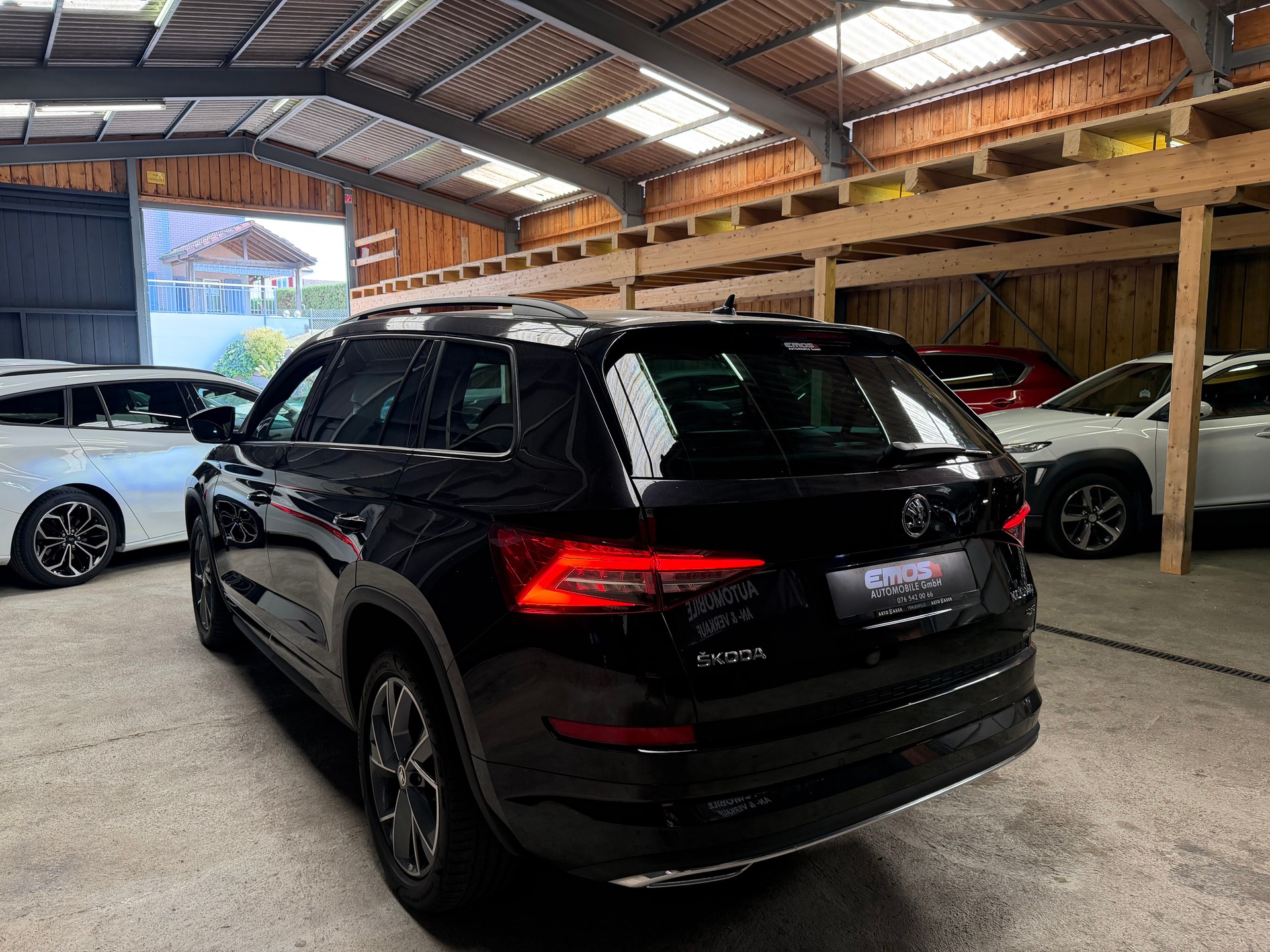 SKODA Kodiaq 2.0 TDI CR Sport Line 4x4 DSG ** 7 Plätz **-image-4