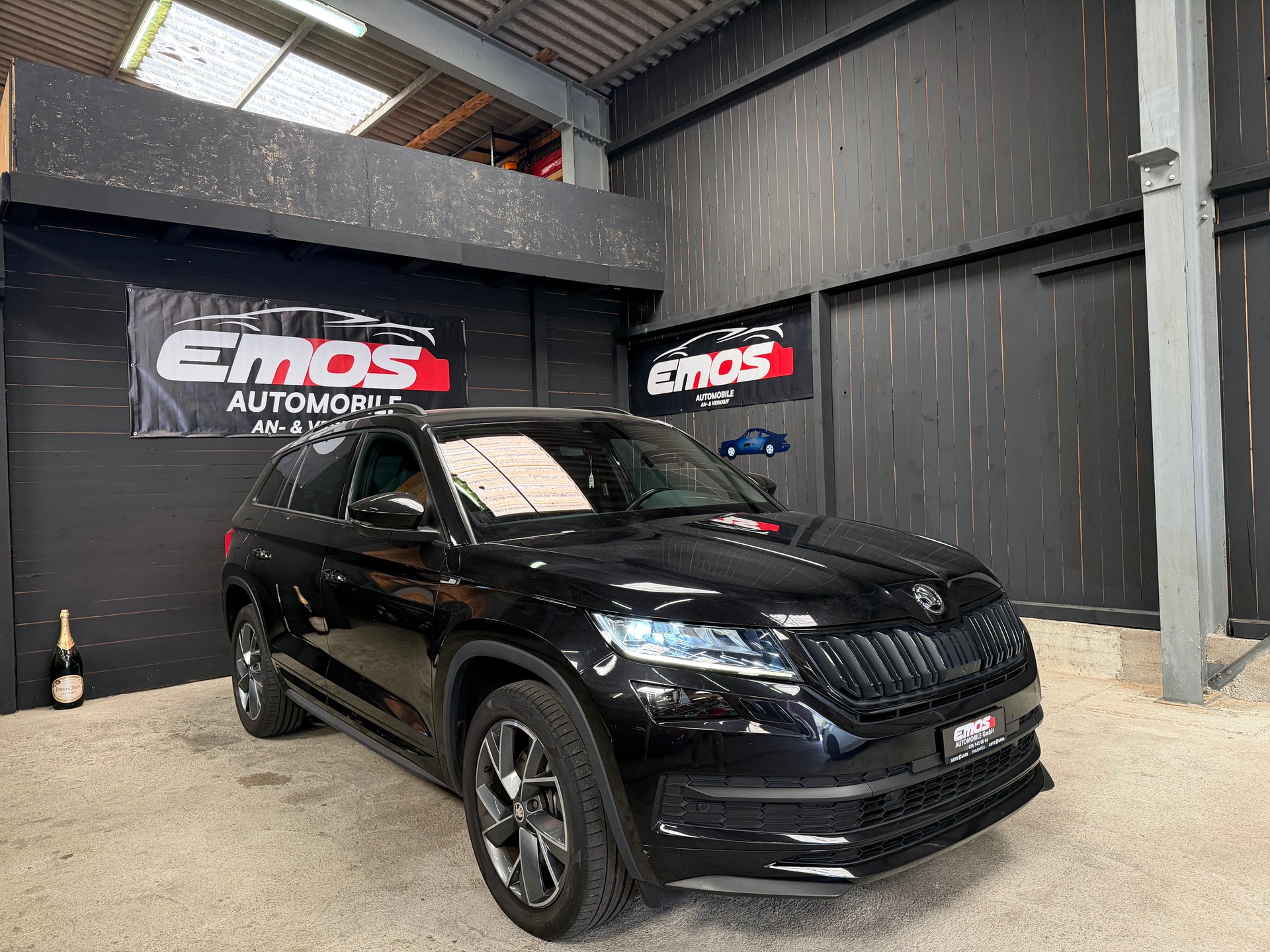 SKODA Kodiaq 2.0 TDI CR Sport Line 4x4 DSG ** 7 Plätz **