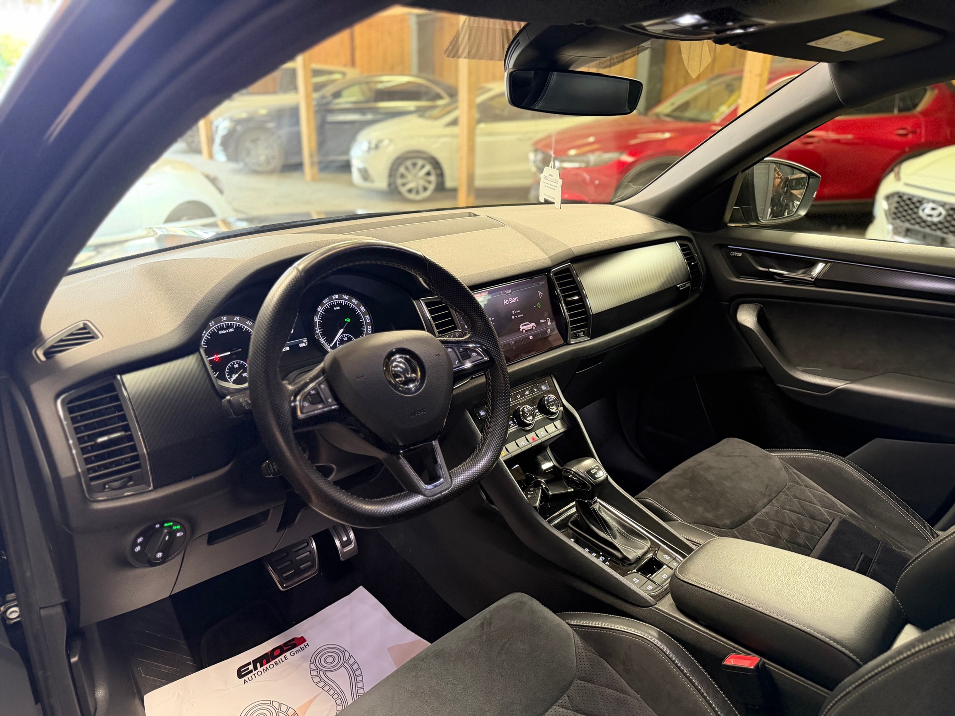 SKODA Kodiaq 2.0 TDI CR Sport Line 4x4 DSG ** 7 Plätz **-image-9