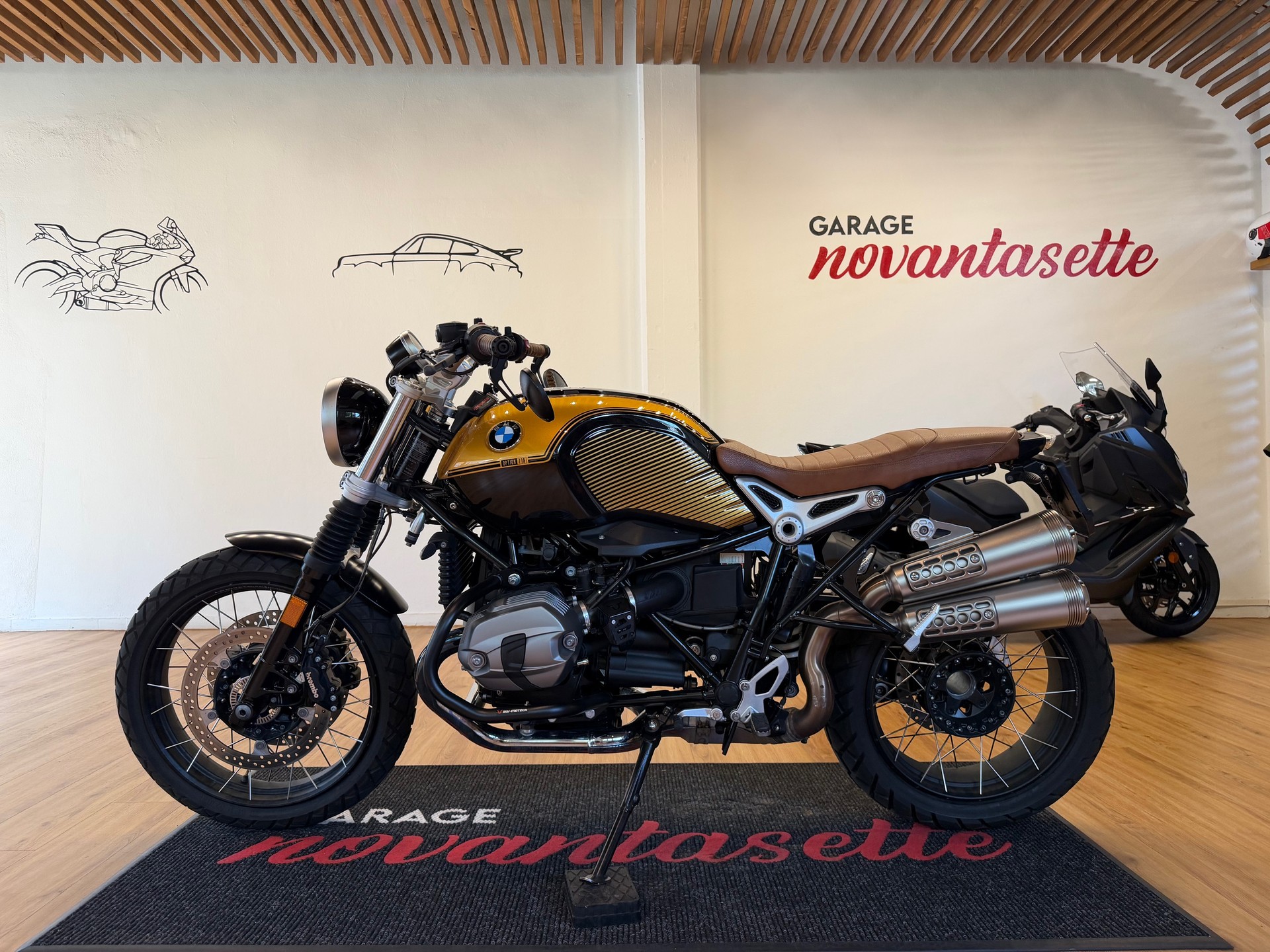 BMW R nineT Scrambler ABS-image-5