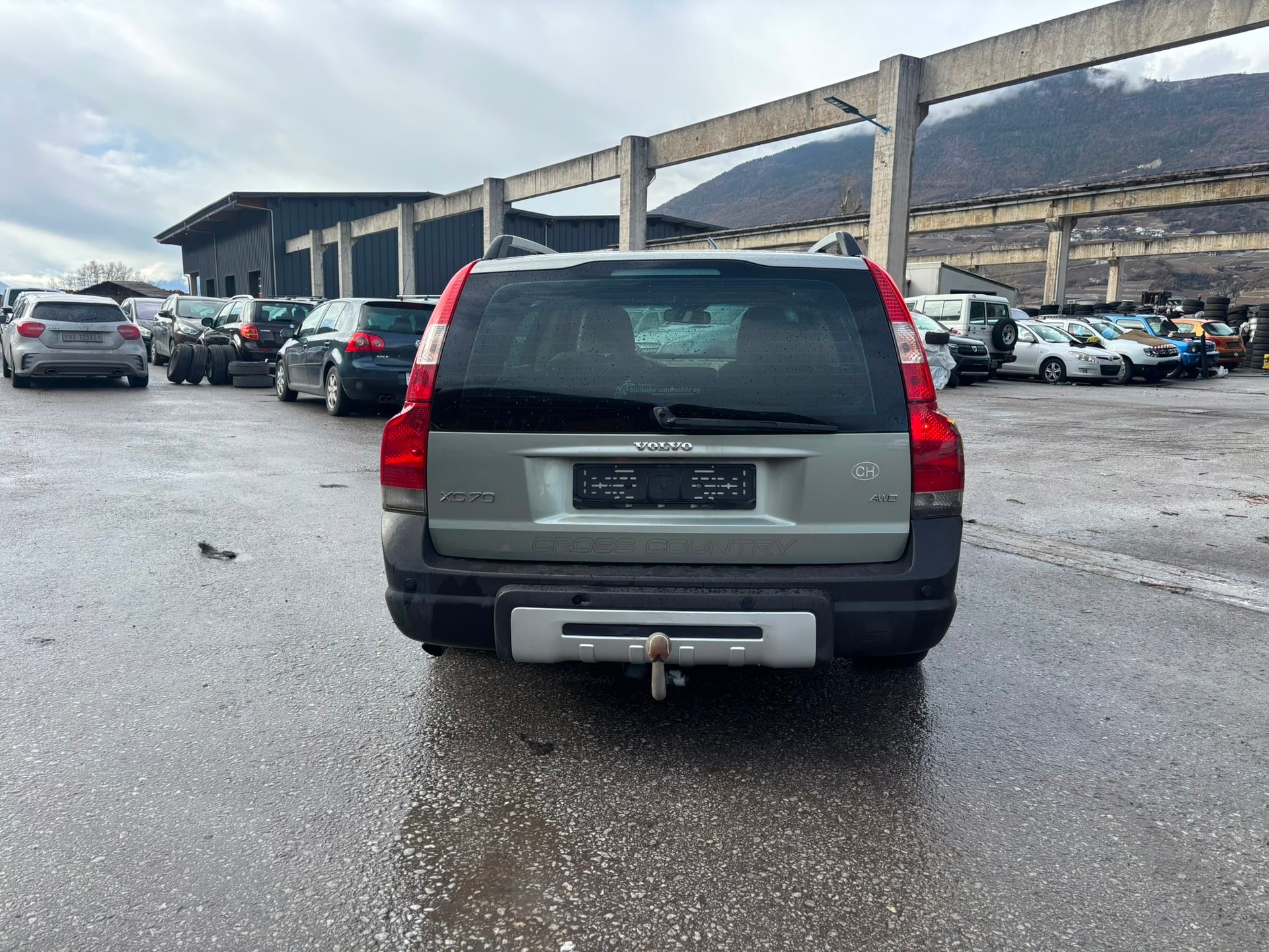 VOLVO XC70 D5 AWD Momentum-image-3