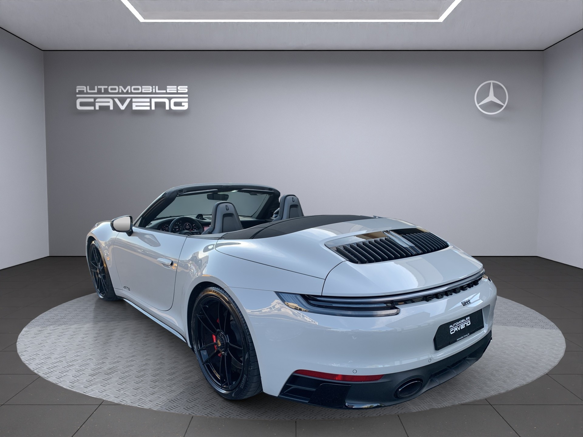 PORSCHE 911 Carrera 4 GTS Cabriolet PDK-image-4