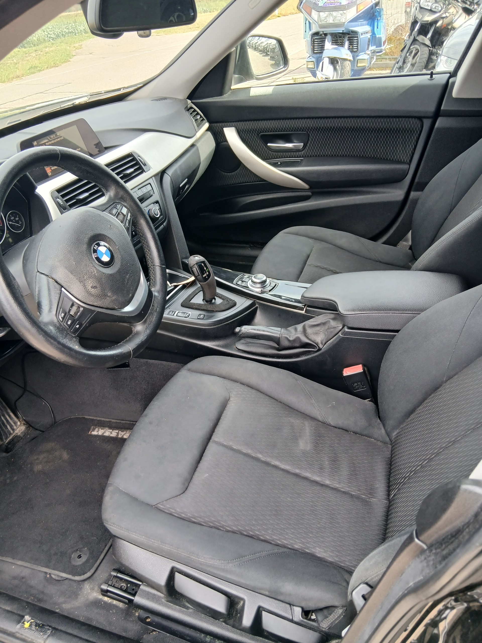BMW 320d GT Sport Line Steptronic-image-8