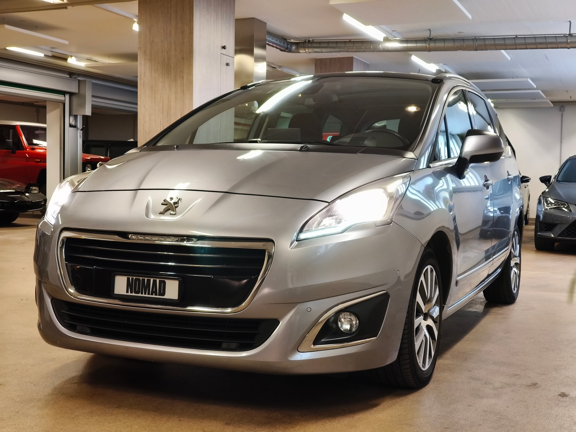 PEUGEOT 5008 2.0 HDI Business Tiptronic