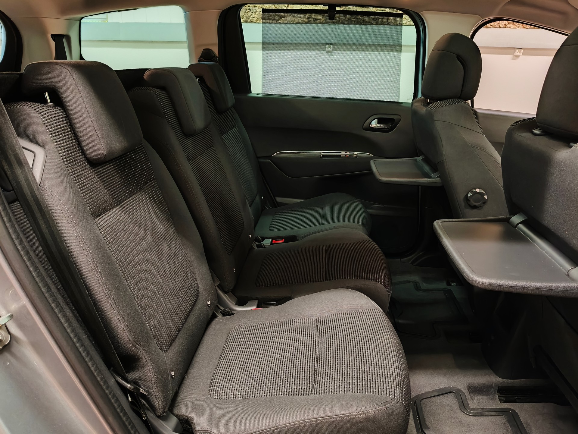 PEUGEOT 5008 2.0 HDI Business Tiptronic-image-21