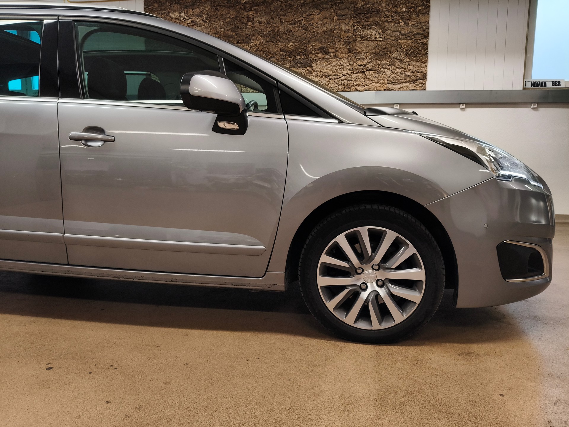 PEUGEOT 5008 2.0 HDI Business Tiptronic-image-5