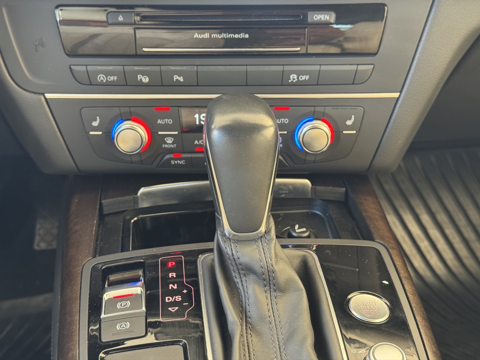AUDI A6 Avant 3.0 V6 TDI 272PS quattro S-Tr. S-Line-image-16