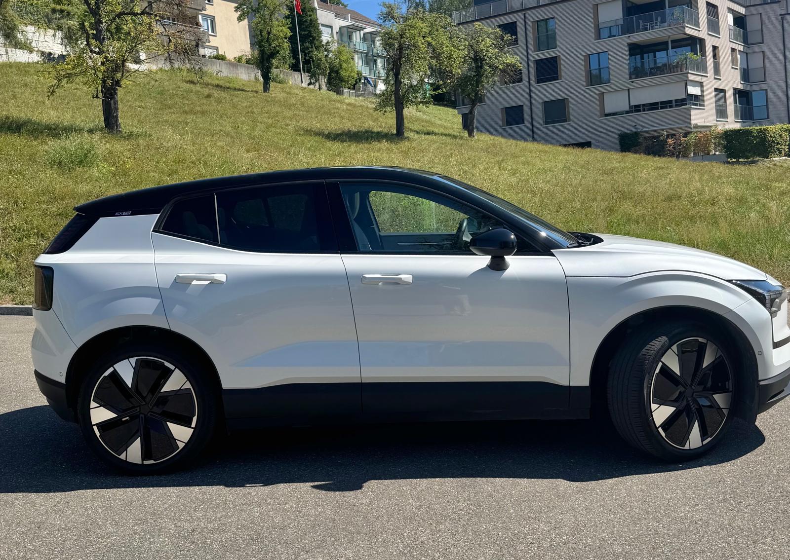 VOLVO EX30 E60 Ultra-image-3