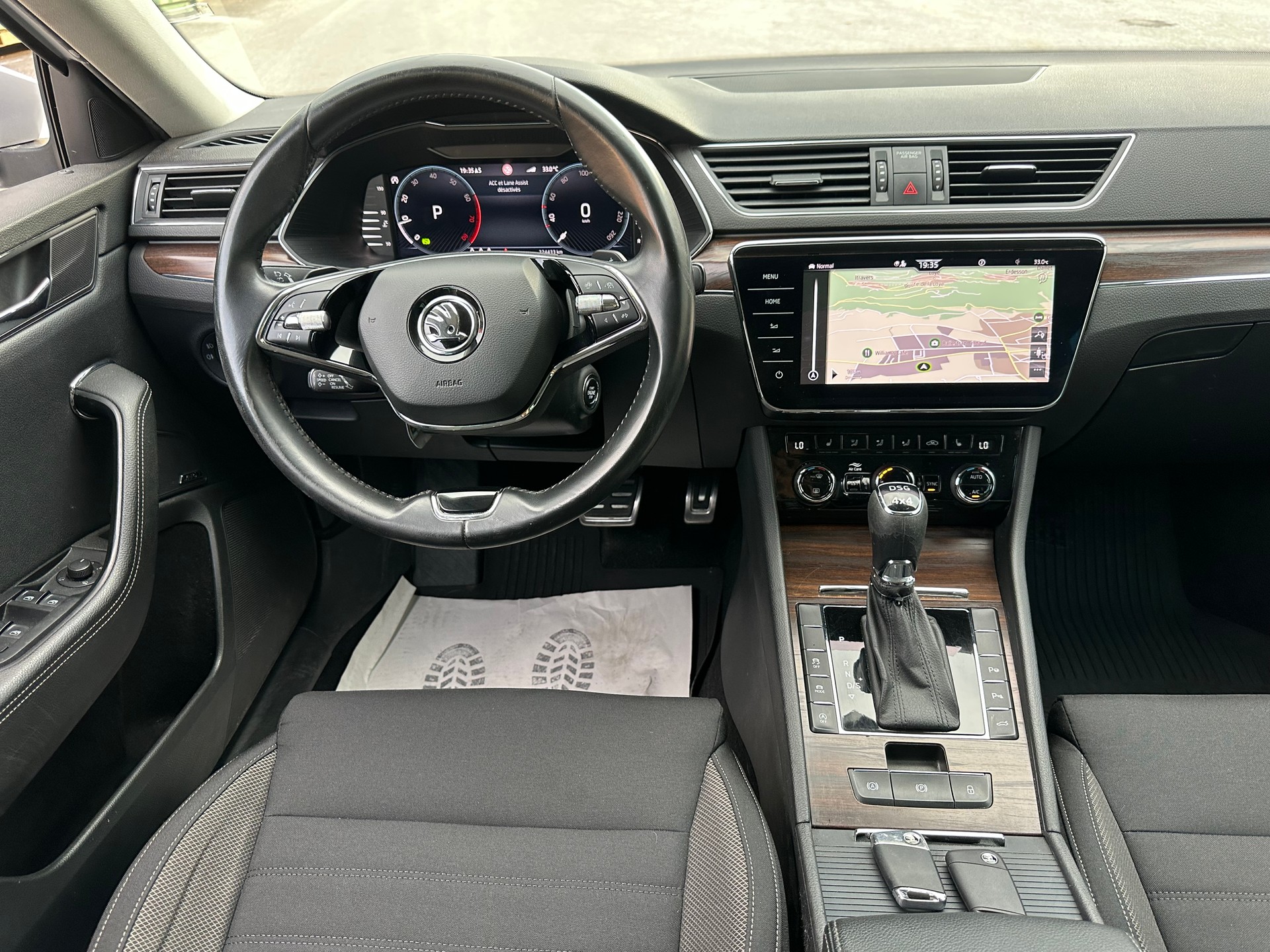 SKODA Superb 2.0 TSI Scout 4x4 DSG-image-11
