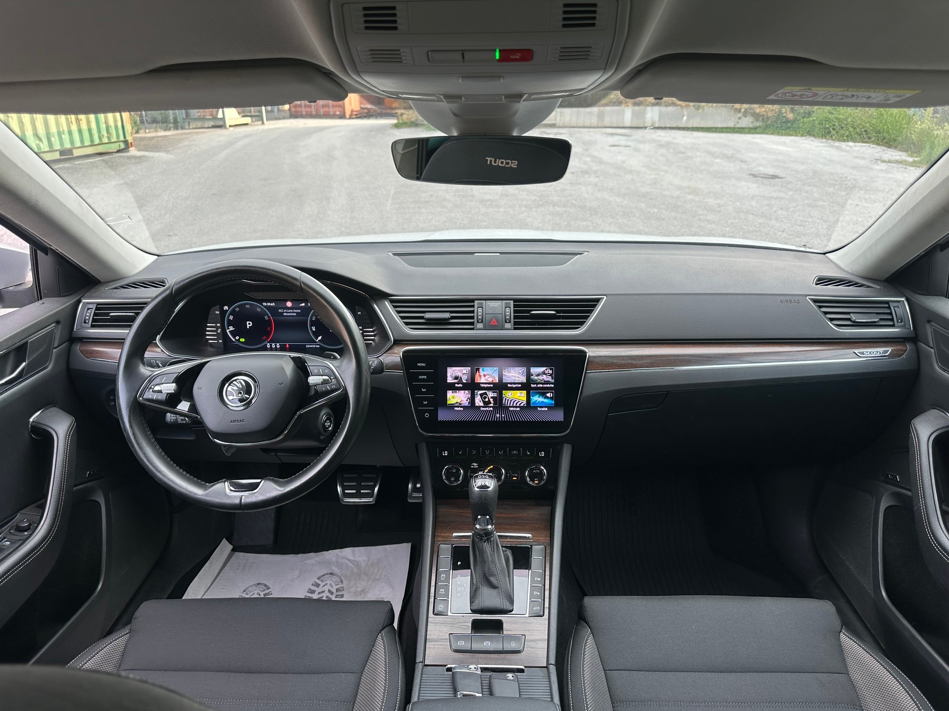 SKODA Superb 2.0 TSI Scout 4x4 DSG-image-10