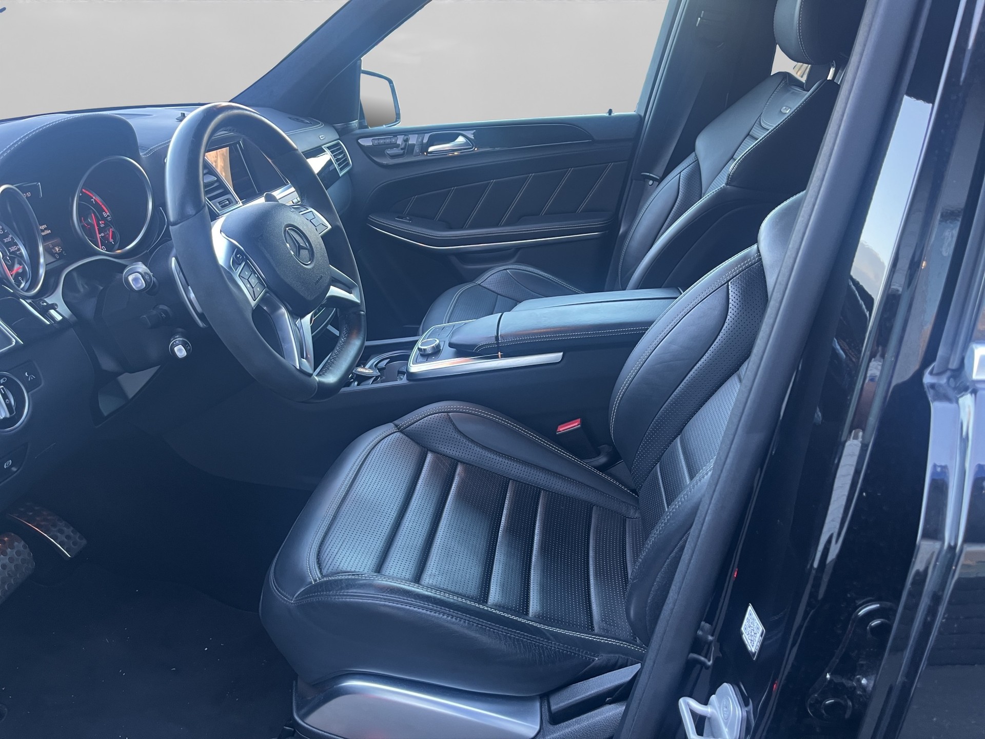 MERCEDES-BENZ GL 63 AMG 4Matic Speedshift Plus 7G-Tronic-image-10