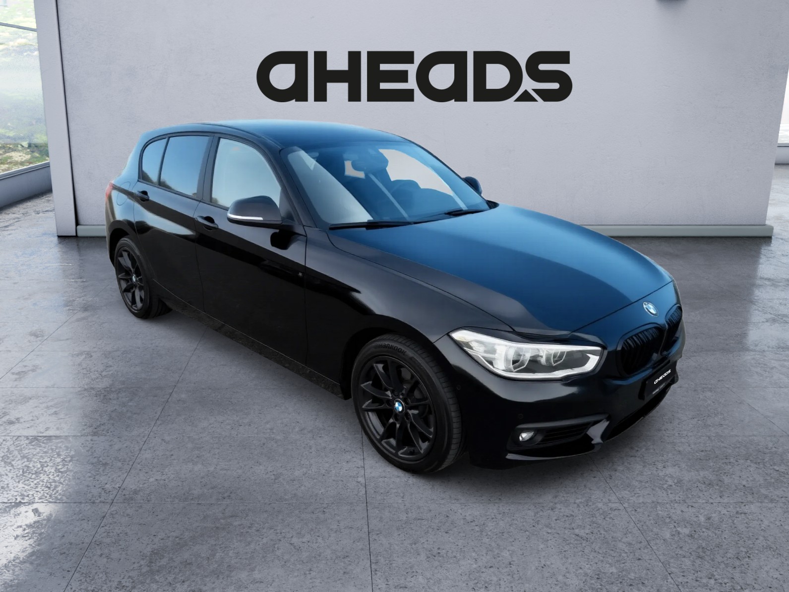 BMW 120d xDrive Essential Edition Steptronic-showroom-element-2