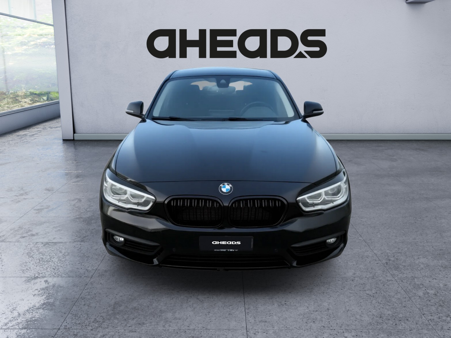 BMW 120d xDrive Essential Edition Steptronic-showroom-element-1