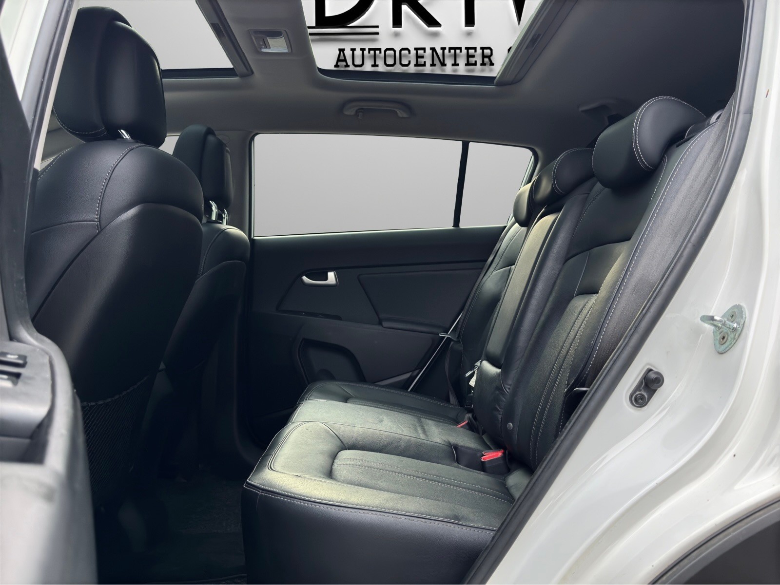 KIA Sportage 2.0 CRDi Trend 4WD Automatic-image-10