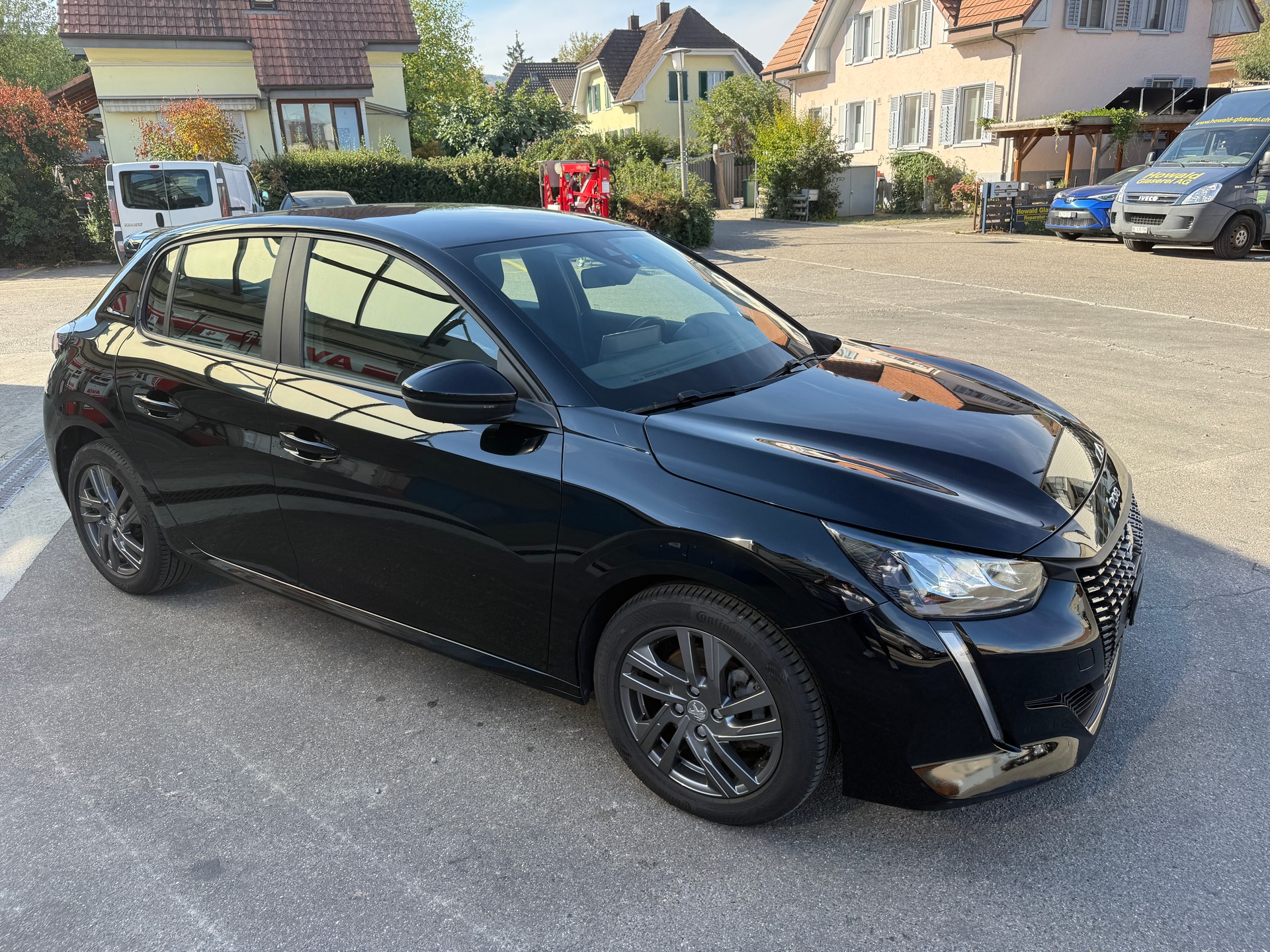 PEUGEOT 208 1.2 PureTech Active Pack EAT8