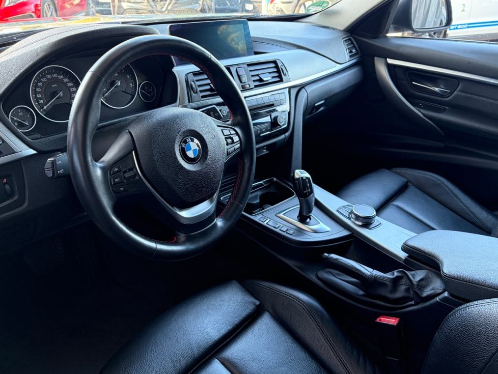 BMW 330i xDrive Touring Edition Sport Line Steptronic-showroom-element-3
