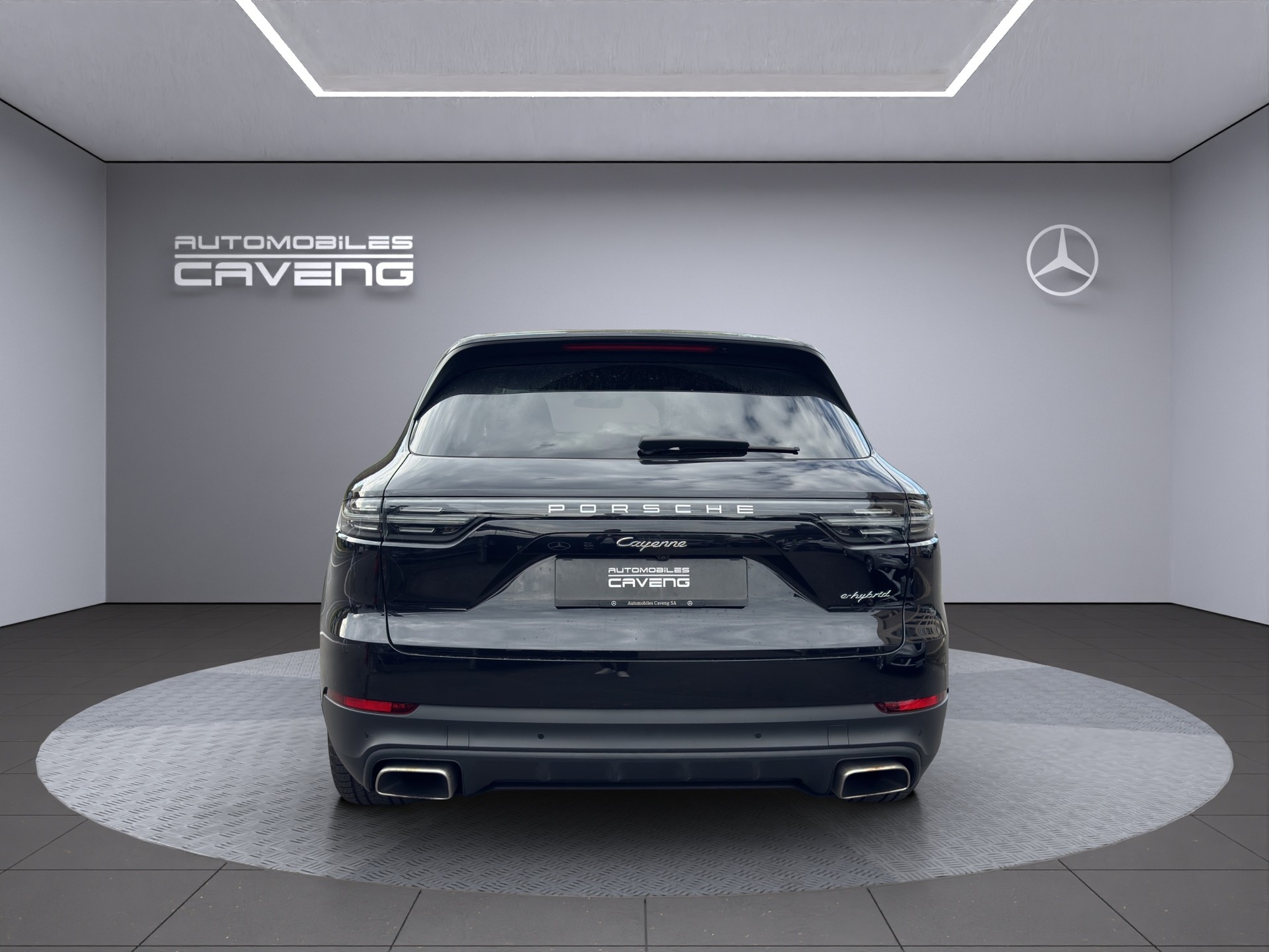 PORSCHE Cayenne E-Hybrid-showroom-element-3