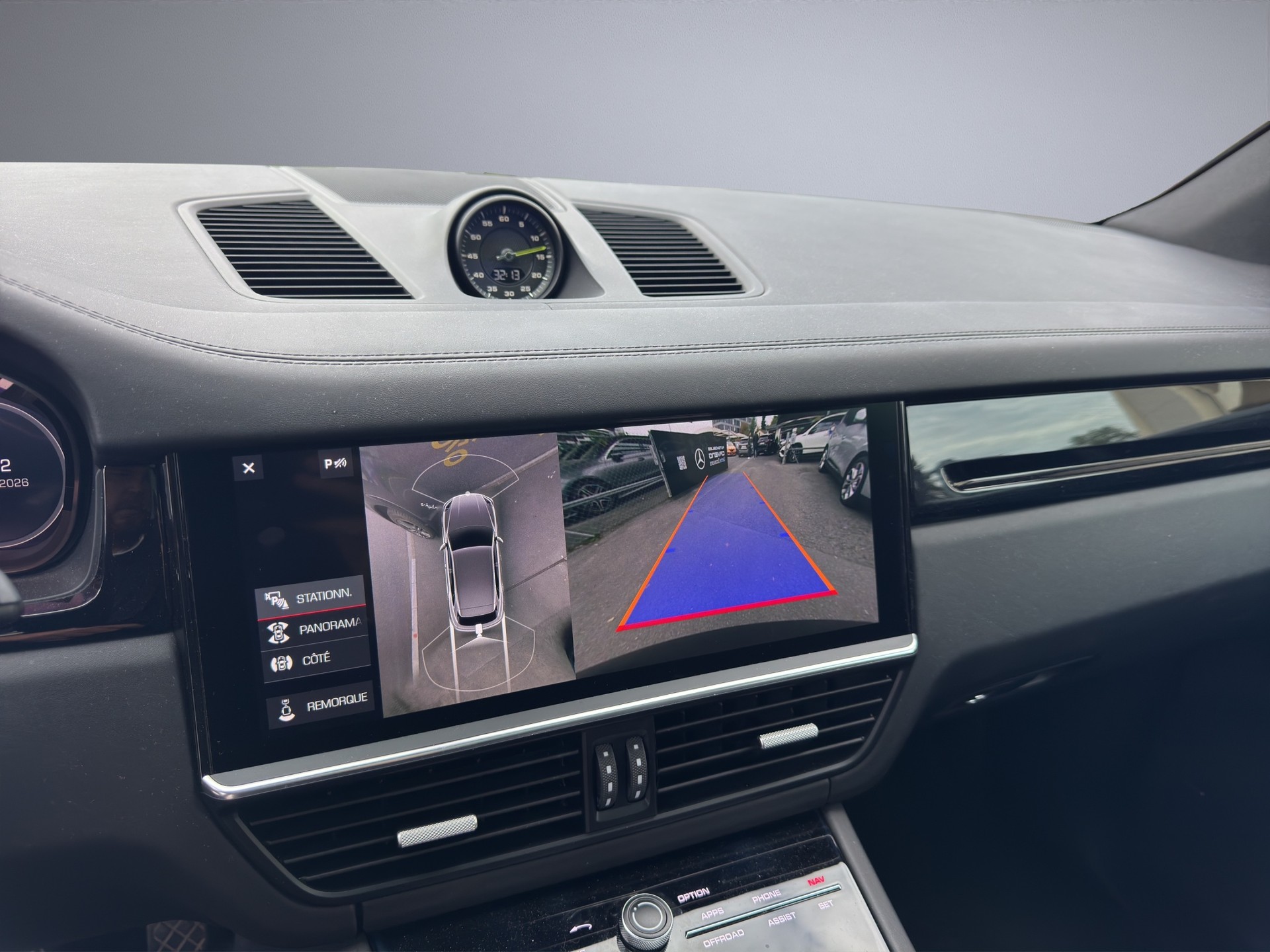 PORSCHE Cayenne E-Hybrid-image-12