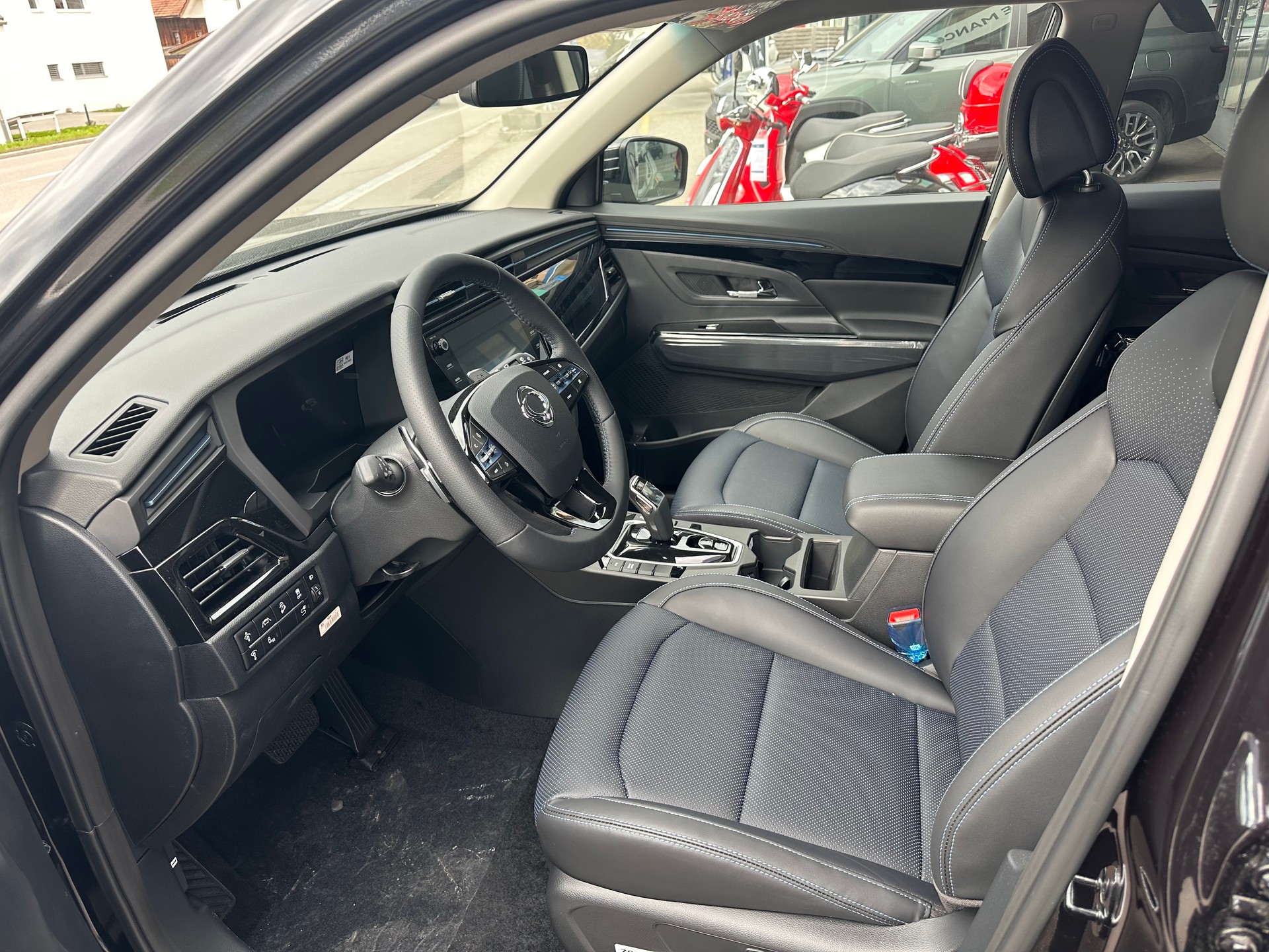 KGM-SsangYong Korando eMotion Titanium-image-5