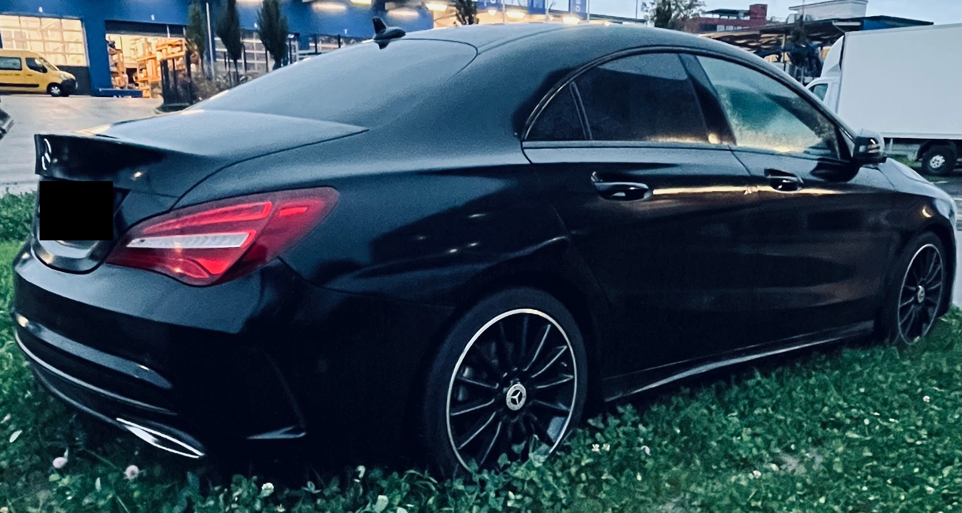 MERCEDES-BENZ CLA 220 d AMG Line 7G-DCT-image-2