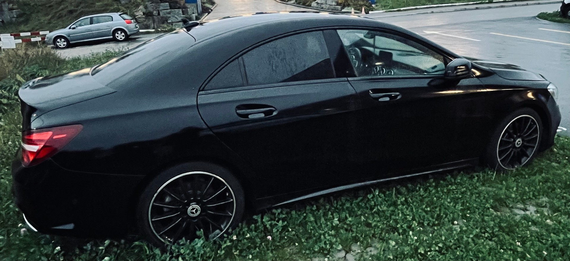 MERCEDES-BENZ CLA 220 d AMG Line 7G-DCT-image-1