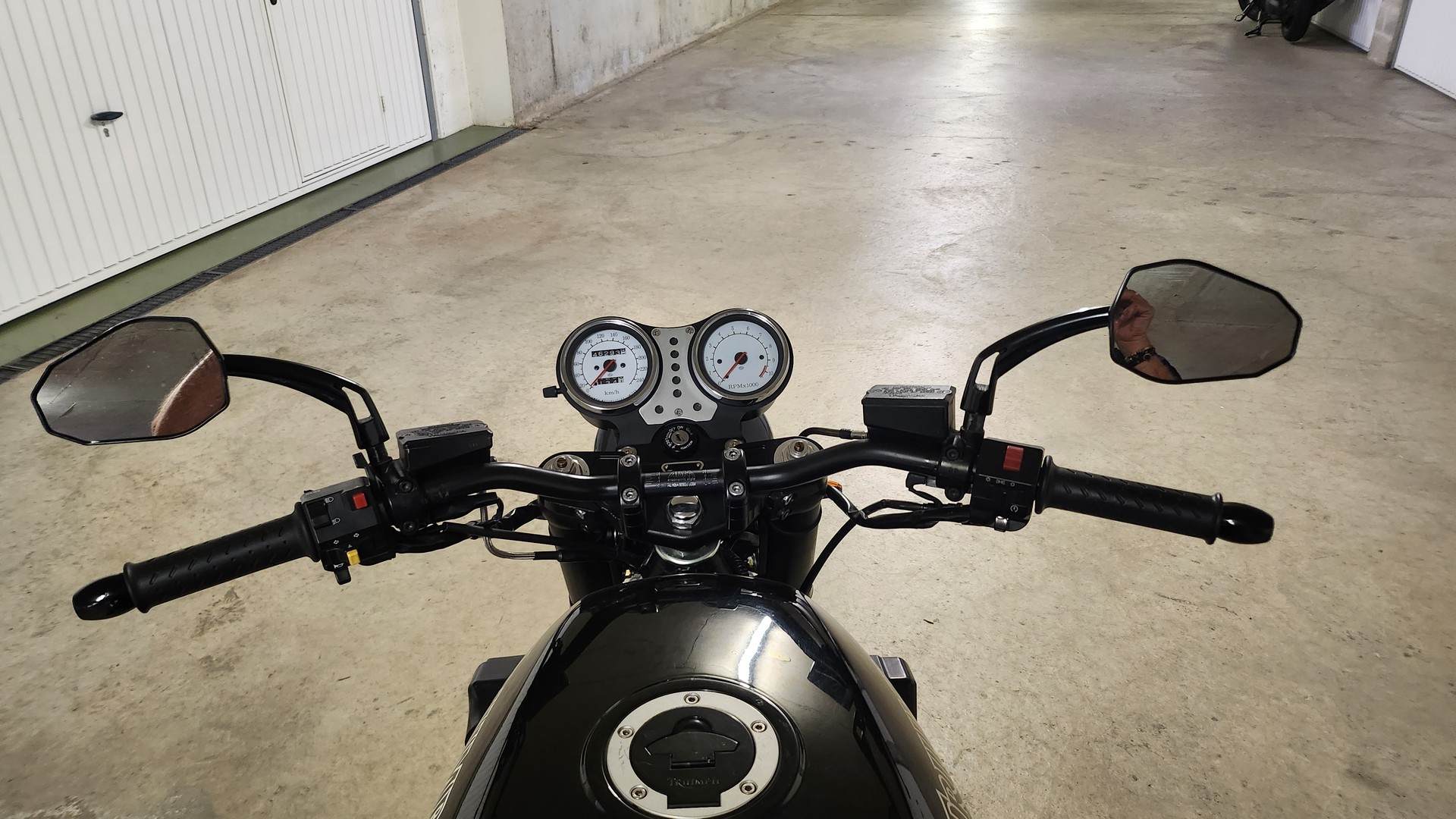 TRIUMPH Speed Triple 900-image-1