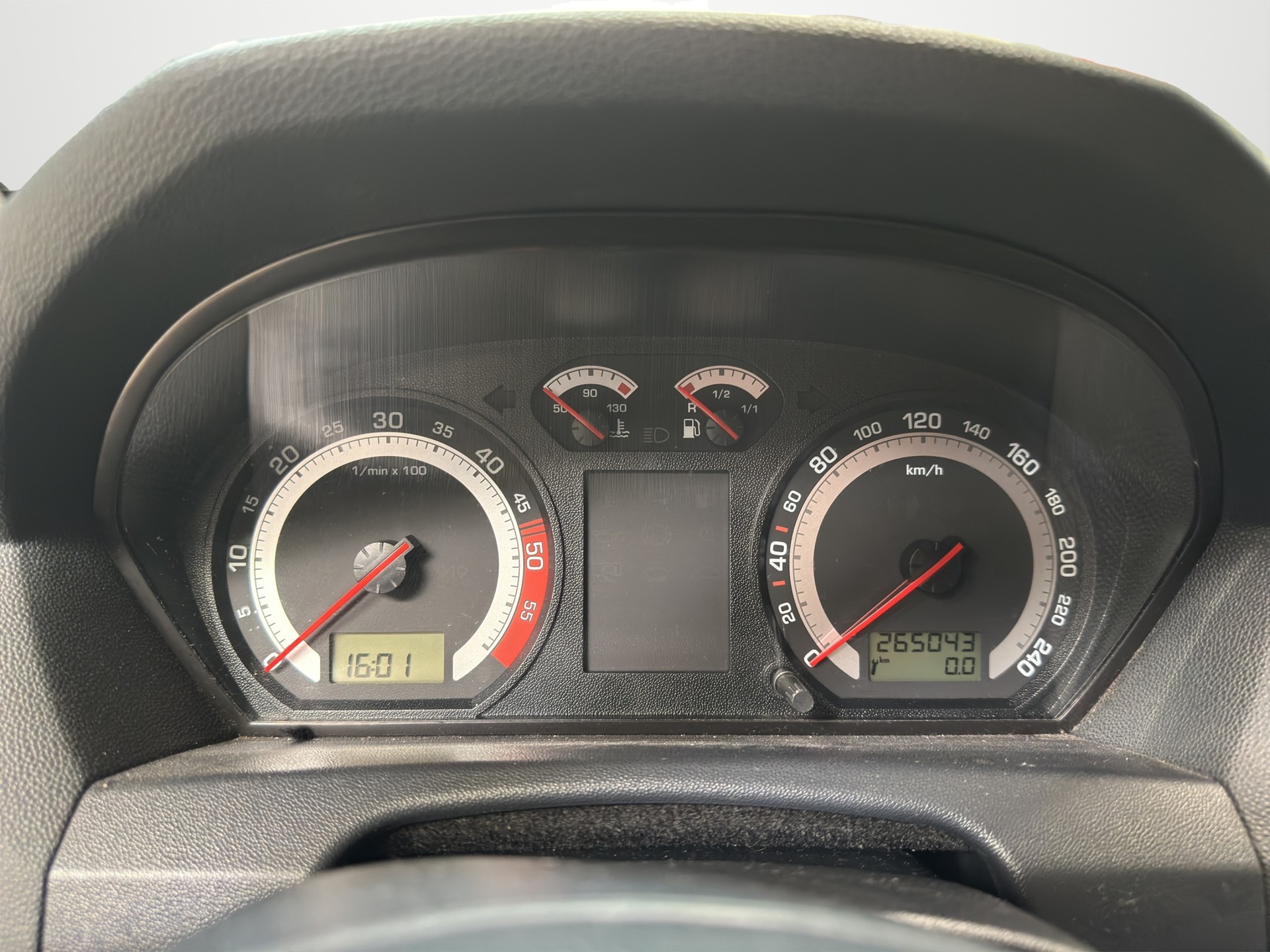 SKODA Fabia 1.9 TDI RS-image-10