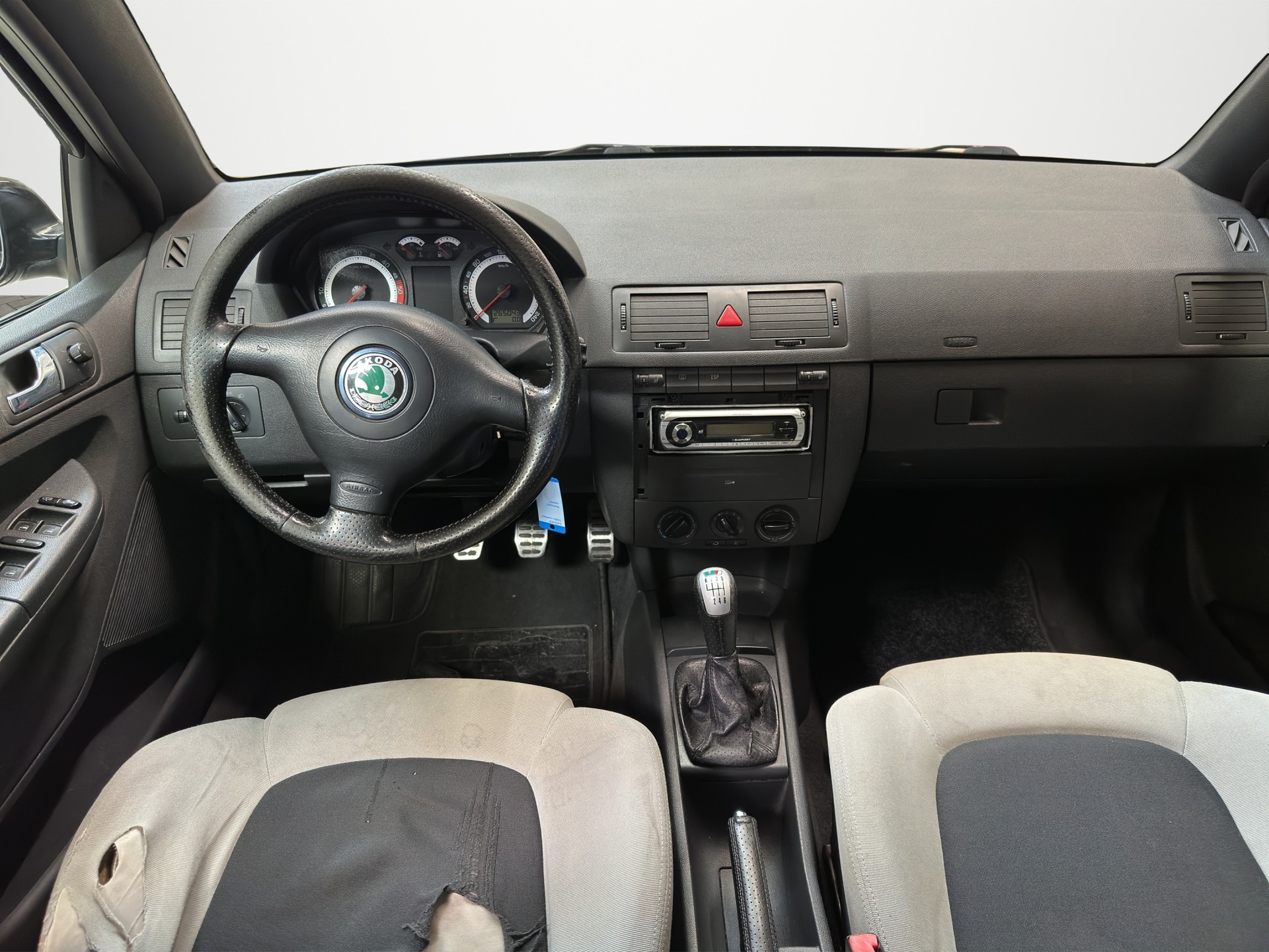 SKODA Fabia 1.9 TDI RS-image-12