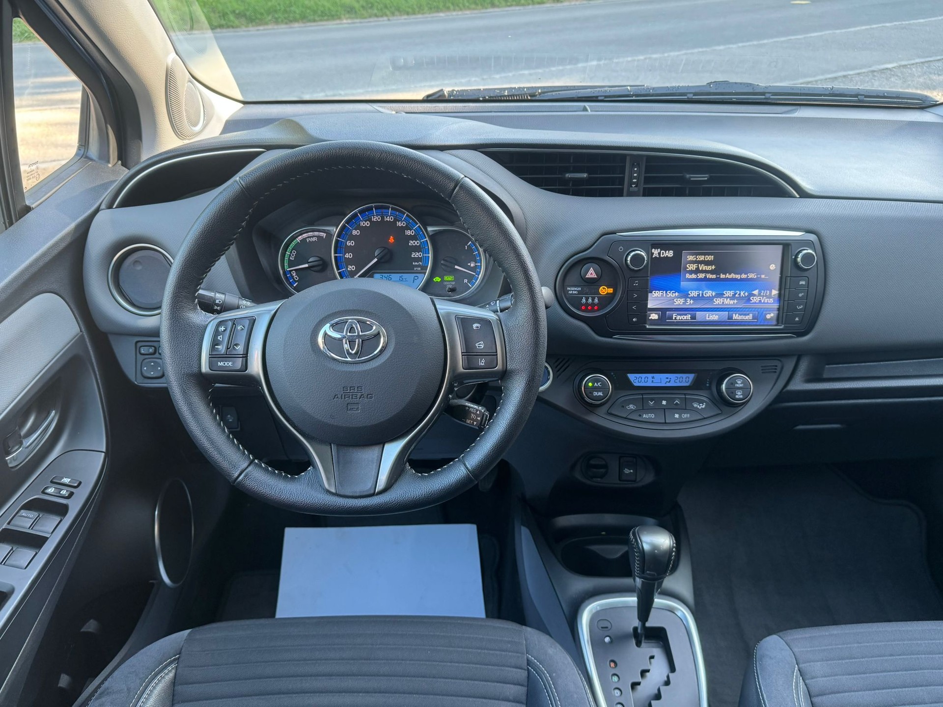 TOYOTA Yaris 1.5 VVT-i Hybrid Sol Premium e-CVT-image-5