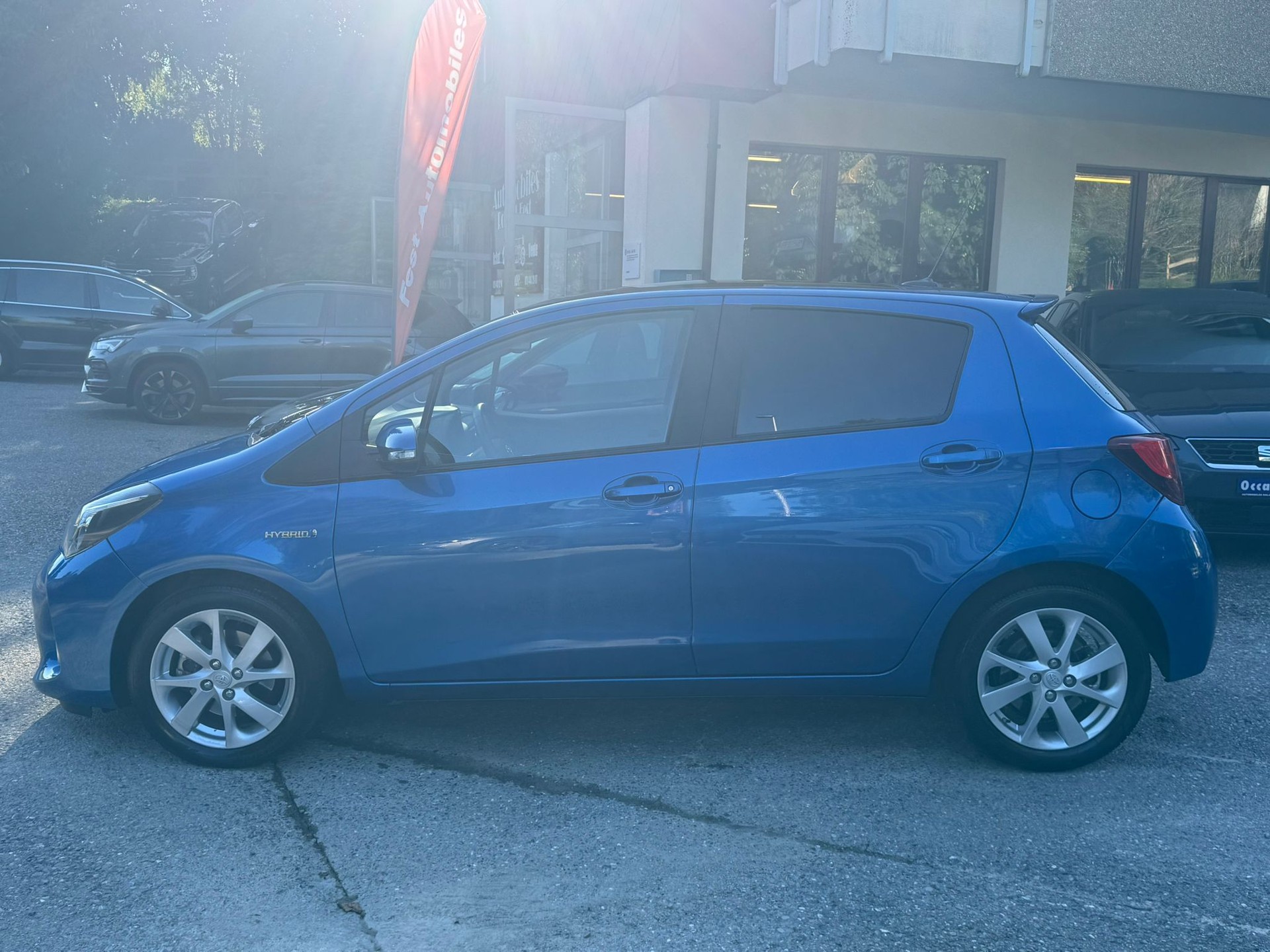 TOYOTA Yaris 1.5 VVT-i Hybrid Sol Premium e-CVT-image-2