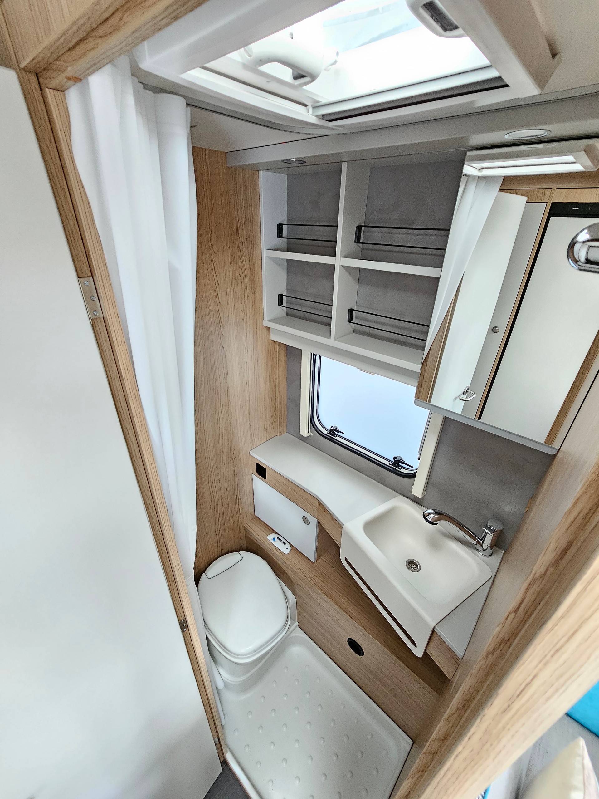 DETHLEFFS Aero 500 Qsk mit Kajüttenbett, Doppelbett, Mover!-image-13