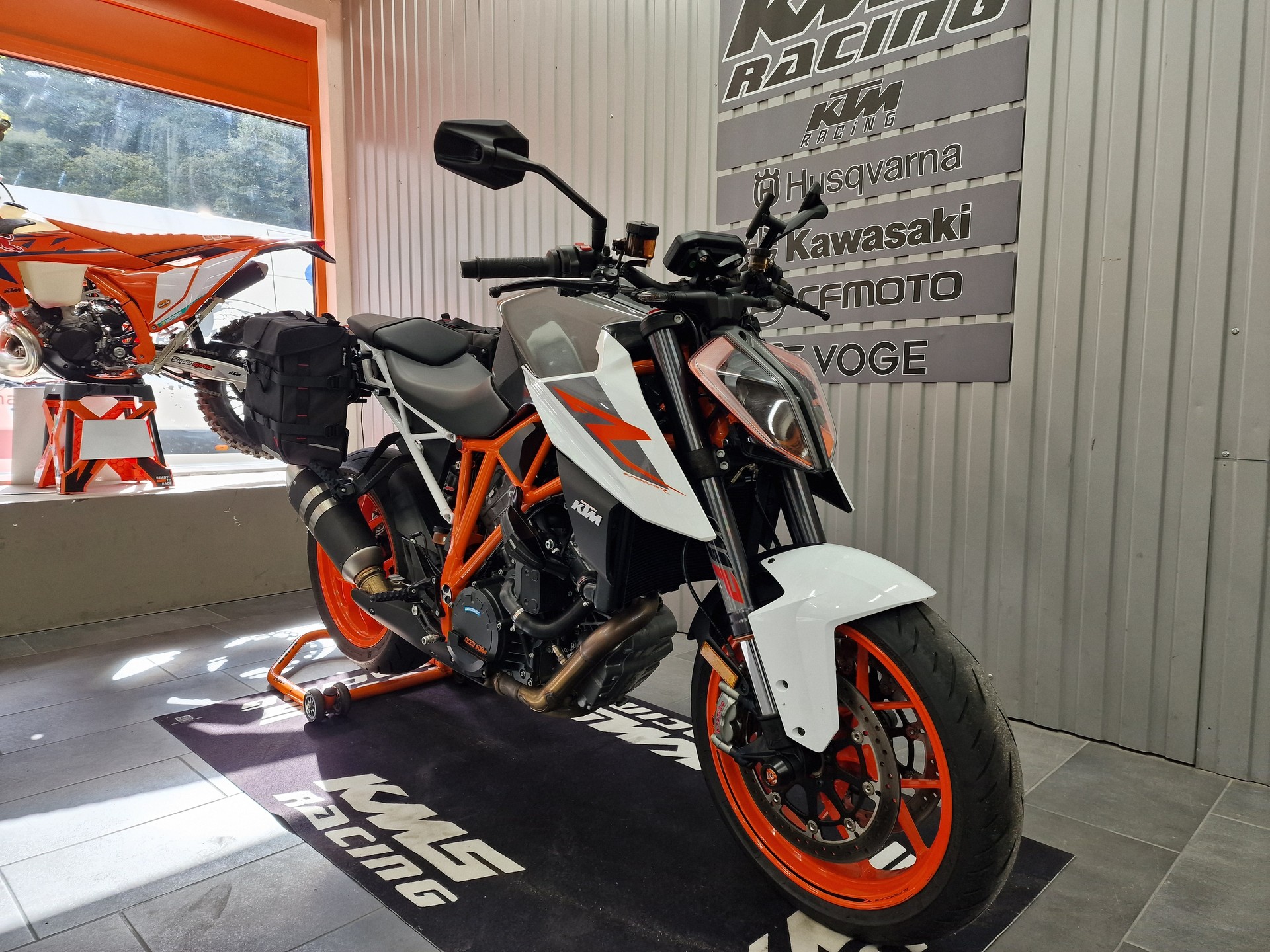 KTM 1290 Super Duke R-image-1