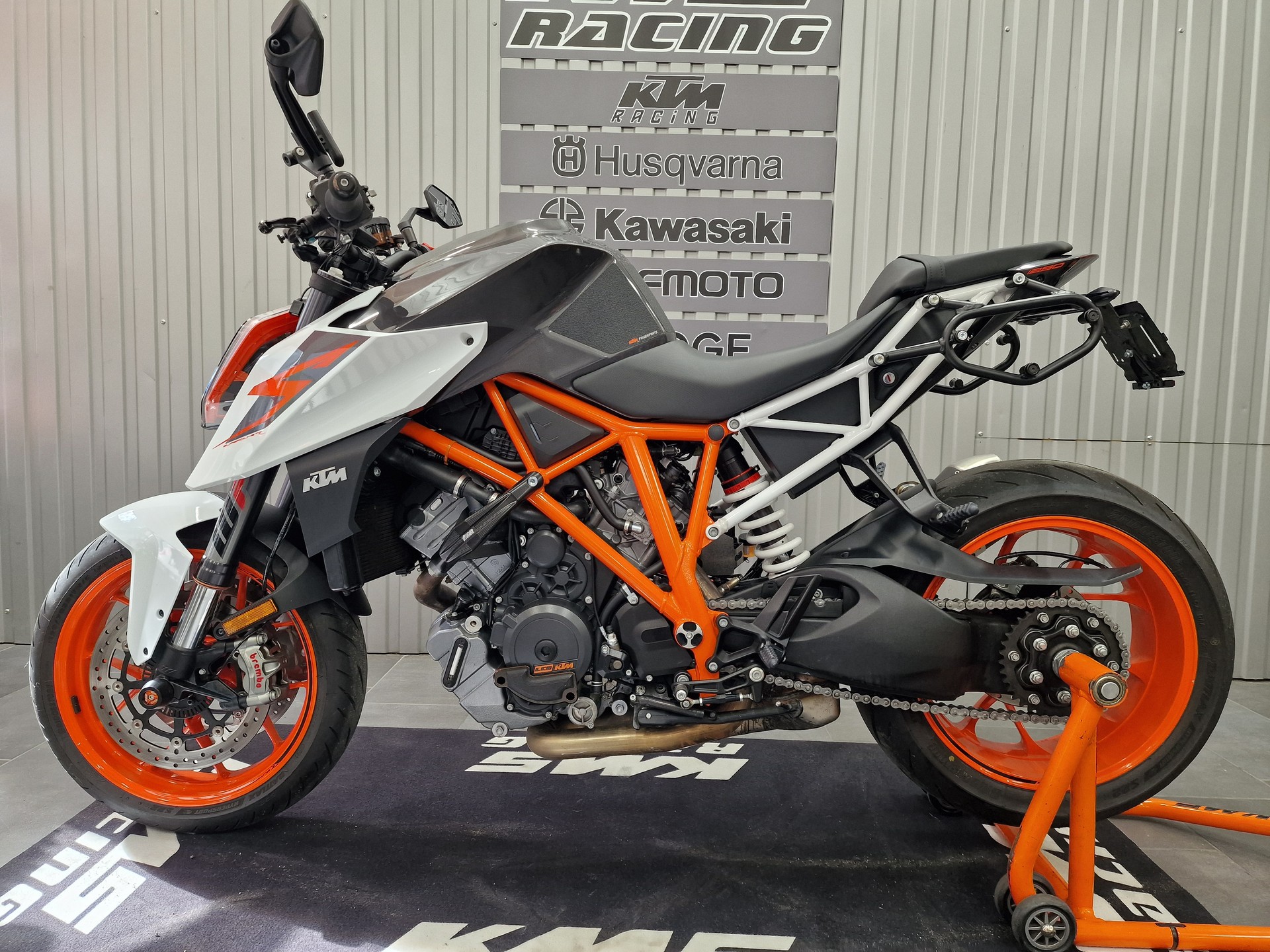 KTM 1290 Super Duke R-image-10