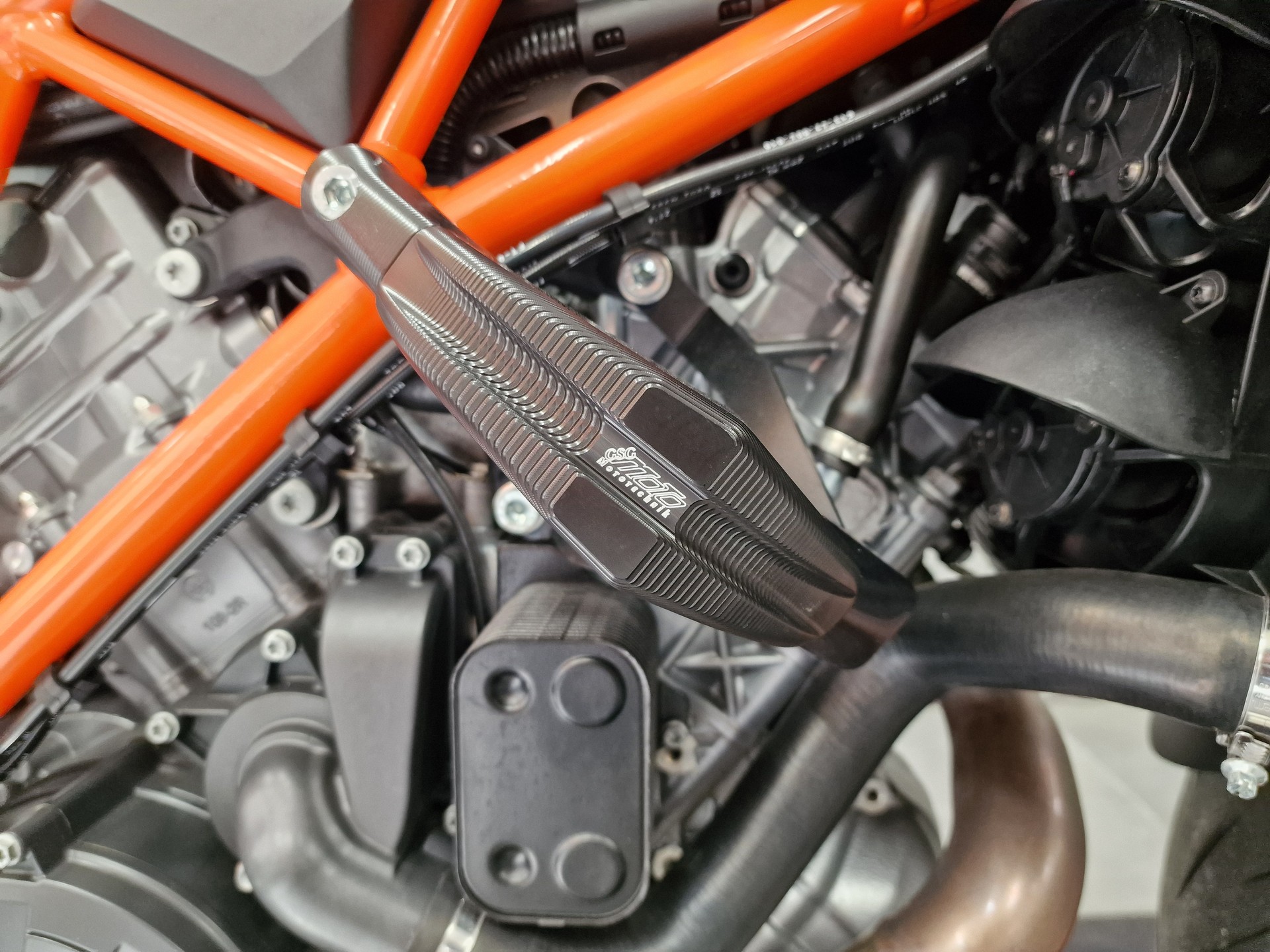 KTM 1290 Super Duke R-image-4
