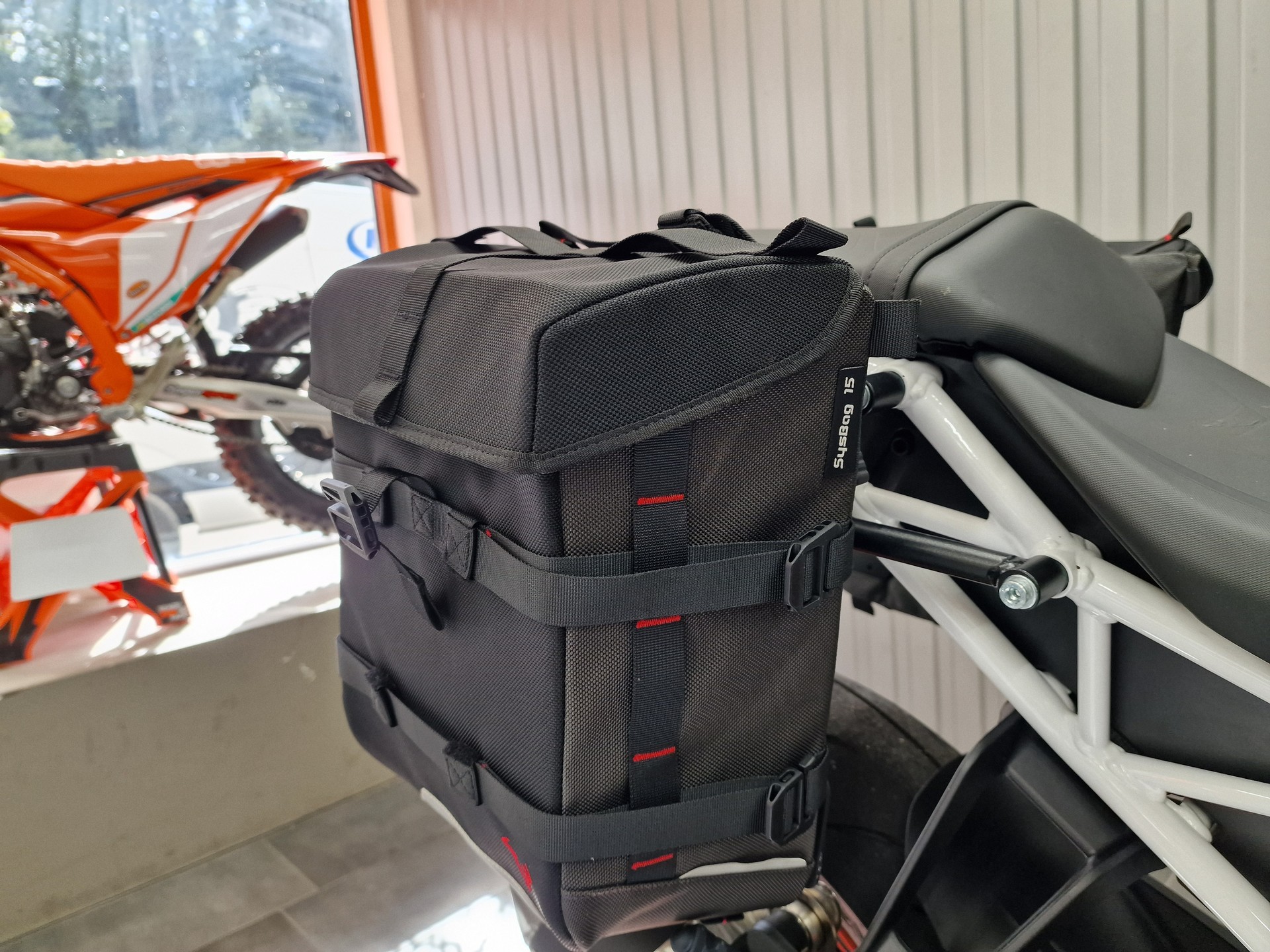 KTM 1290 Super Duke R-image-3