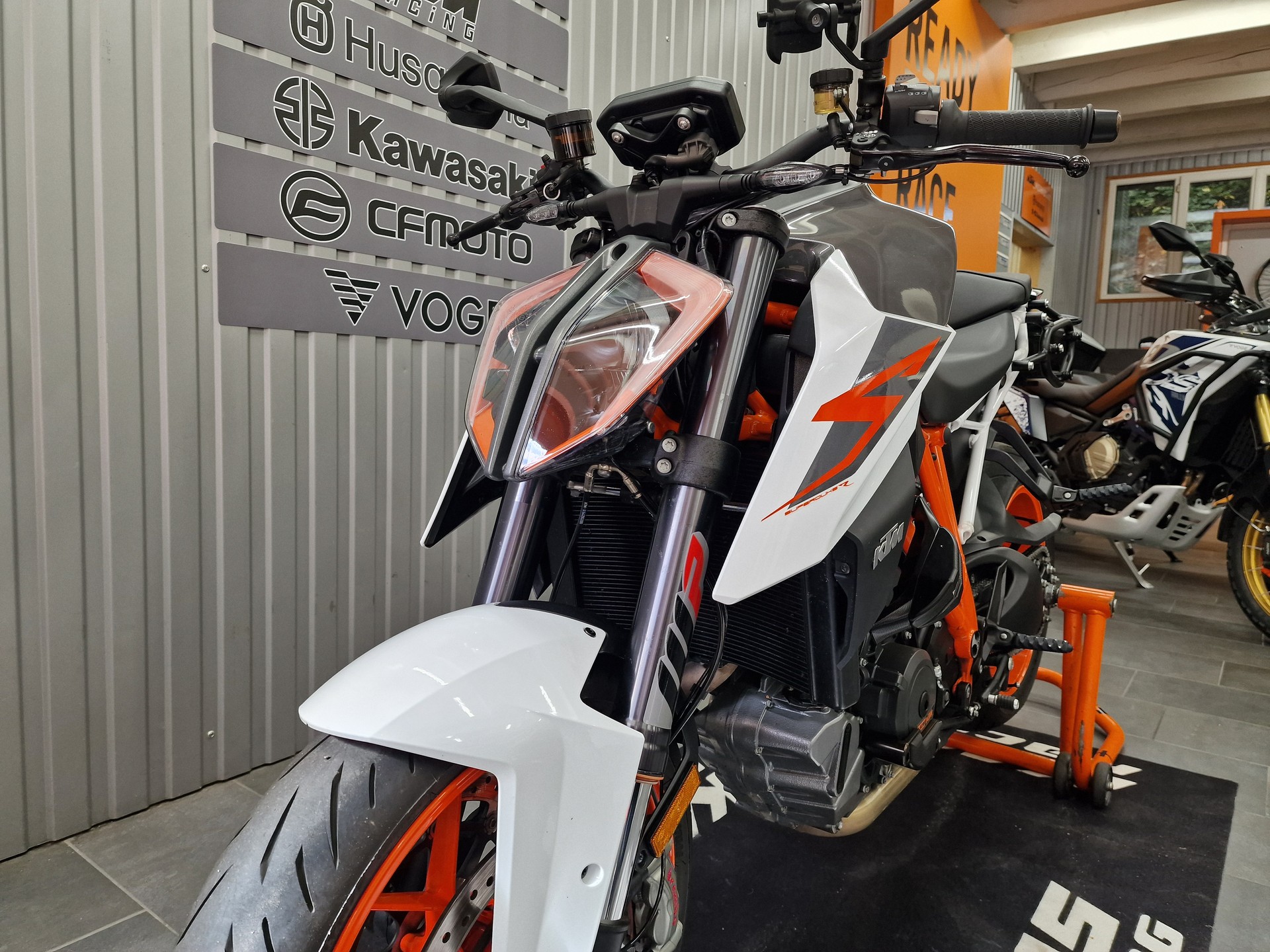 KTM 1290 Super Duke R-image-11