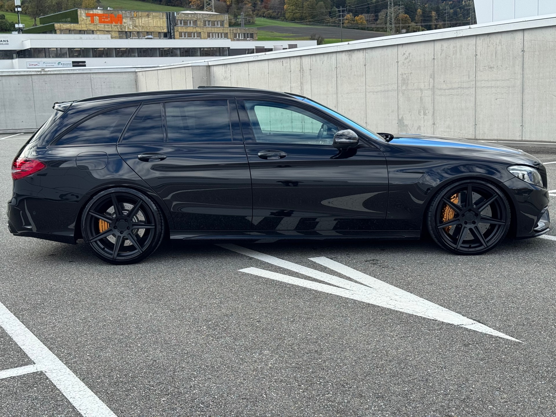 MERCEDES-BENZ C 63 S AMG Yellow Night Edition-image-6