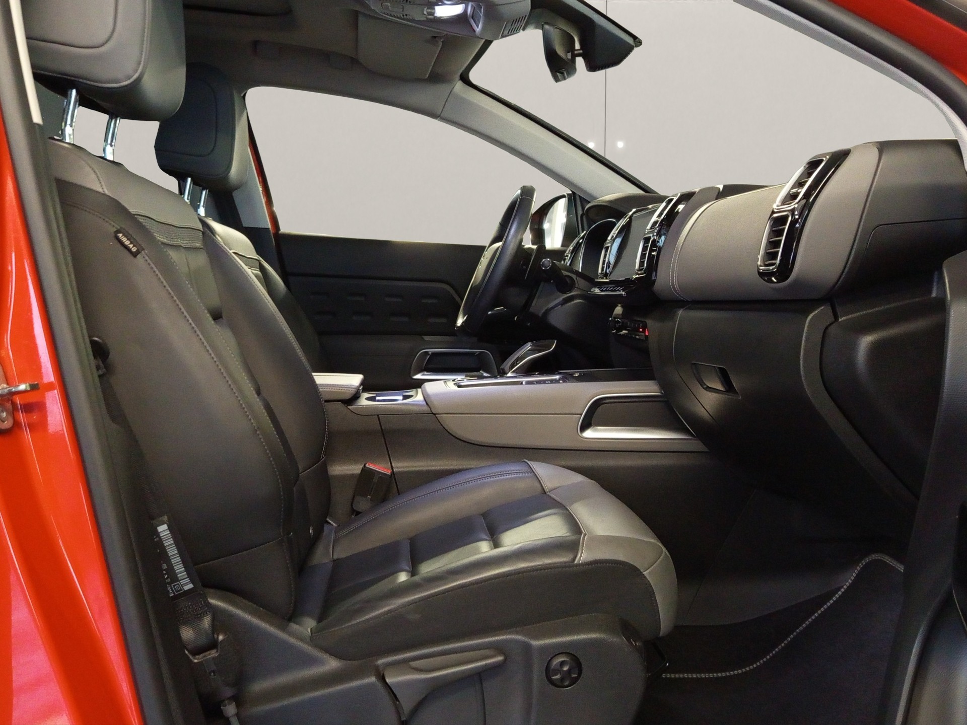 CITROEN C5 Aircross 1.6 PHEV Shine-image-4