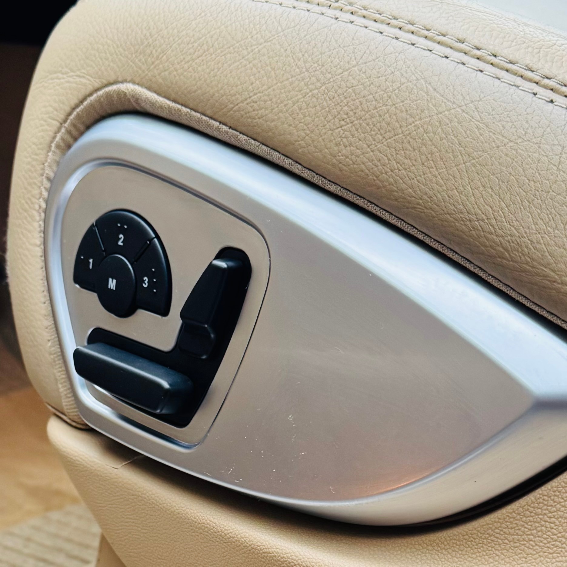 MERCEDES-BENZ ML 500 4Matic 7G-Tronic-image-10