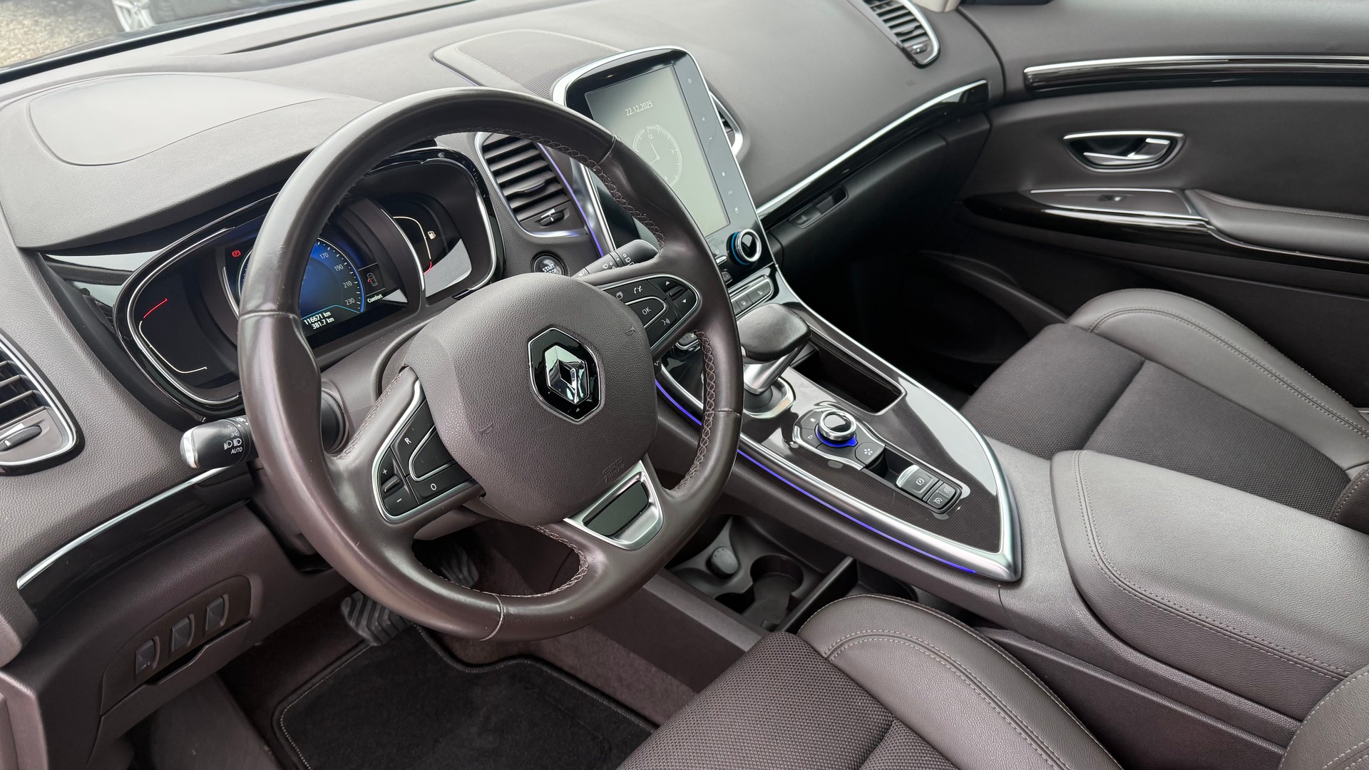 RENAULT Espace 1.6 dCi Intens EDC-showroom-element-2